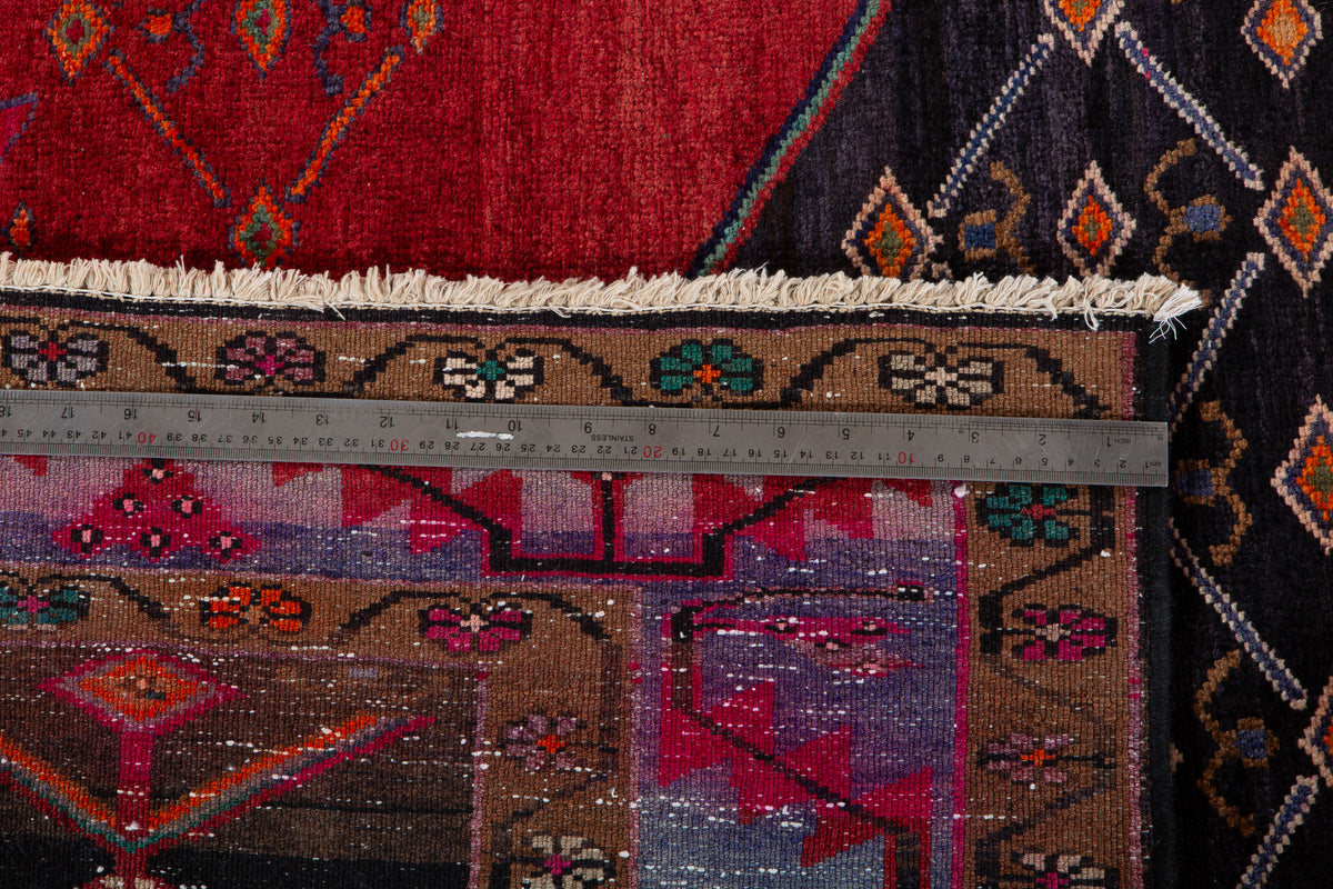 Collectible Vintage Red & Navy Blue Geometric Medallion Wool Rug – 8' 4" x 5' 0" (253 x 152 cm)