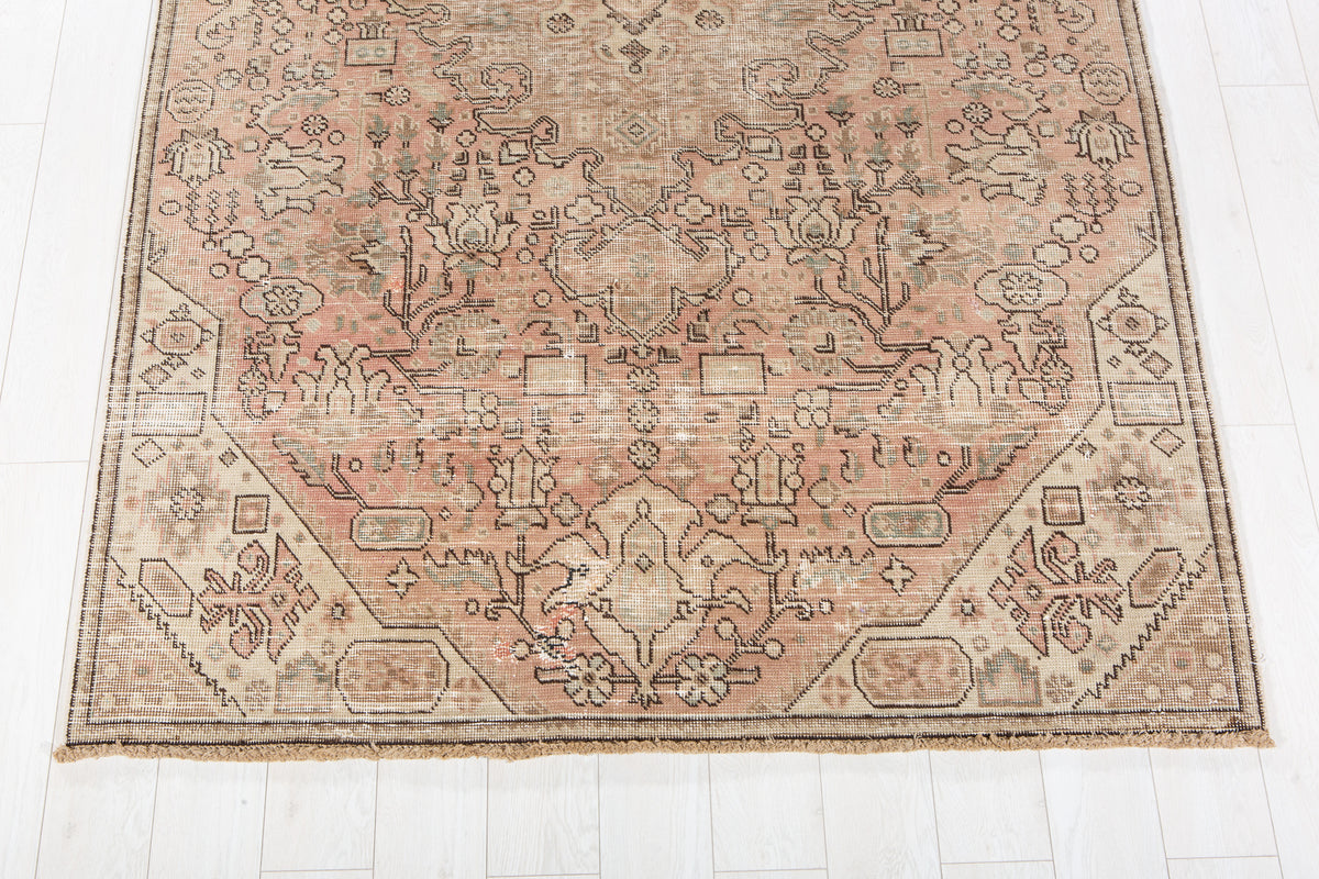 Antique Faded Soft Pink & Earth Tones Wool Rug – 8' 6" x 5' 4" (258 x 163 cm)