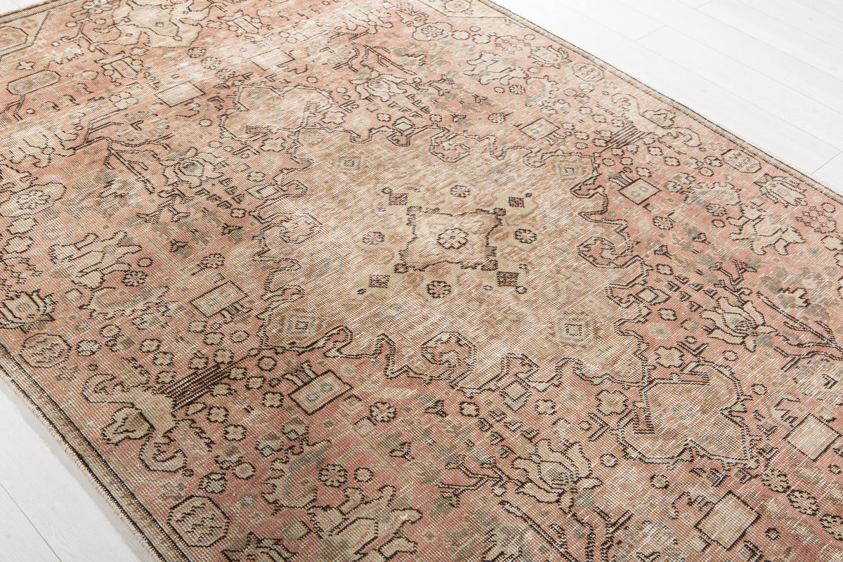 Antique Faded Soft Pink & Earth Tones Wool Rug – 8' 6" x 5' 4" (258 x 163 cm)