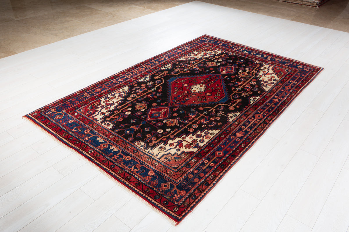 Vintage Black & Red Geometric Medallion Wool Rug – 8' 4" x 5' 2" (254 x 158 cm)