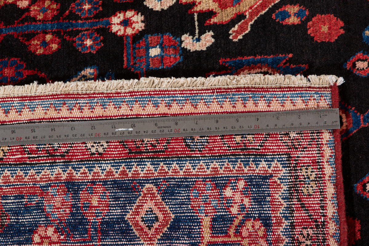 Vintage Black & Red Geometric Medallion Wool Rug – 8' 4" x 5' 2" (254 x 158 cm)