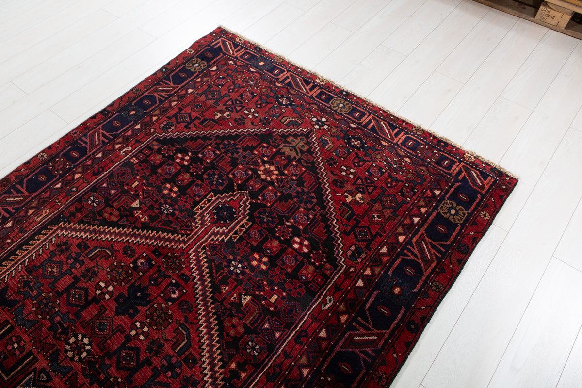 Vintage Black & Rust Red Geometric Allover Wool Rug – 9' 10" x 4' 10" (300 x 148 cm)