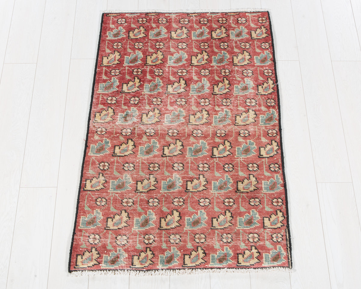 Antique Hamadan wool rug in Faded red, 122 x 80 cm