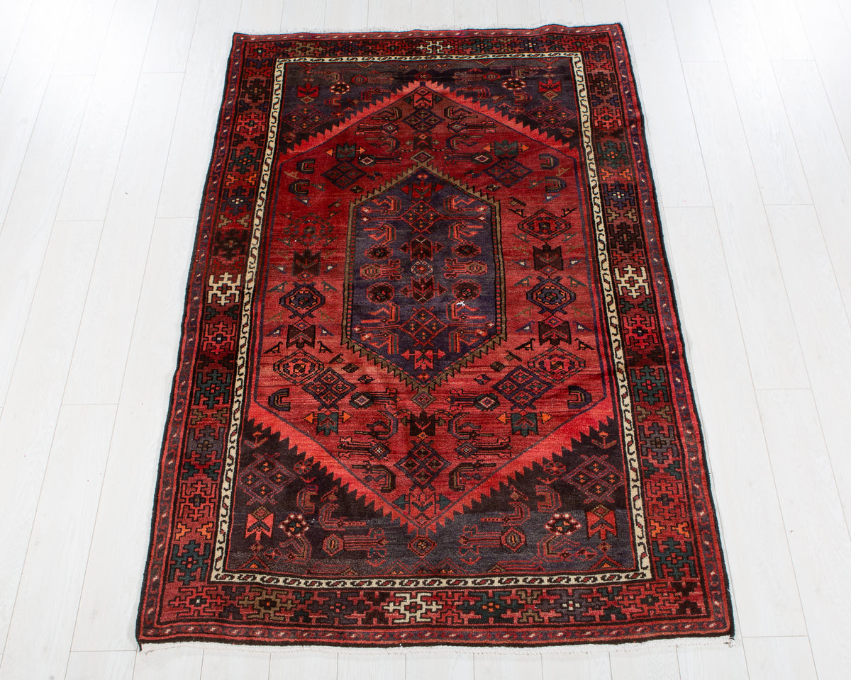Vintage Zanjan wool rug in Red, 199 x 131 cm