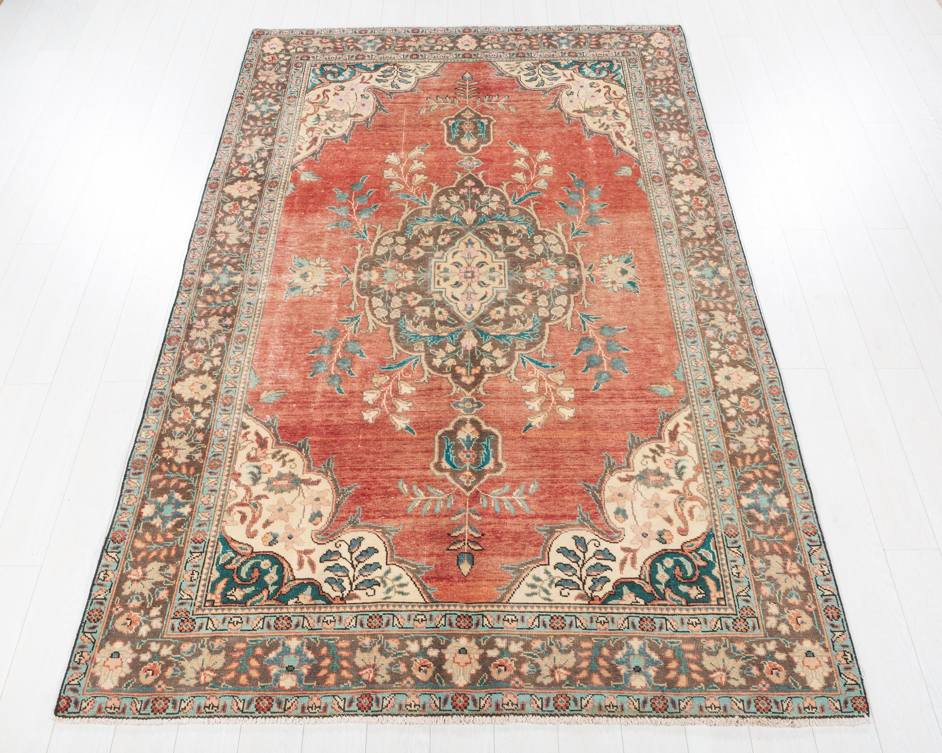 Vintage Tabriz Faded red and beige Floral Rug, 6x10 – 9' 7" x 6' 1" (292 x 186 cm) – main view