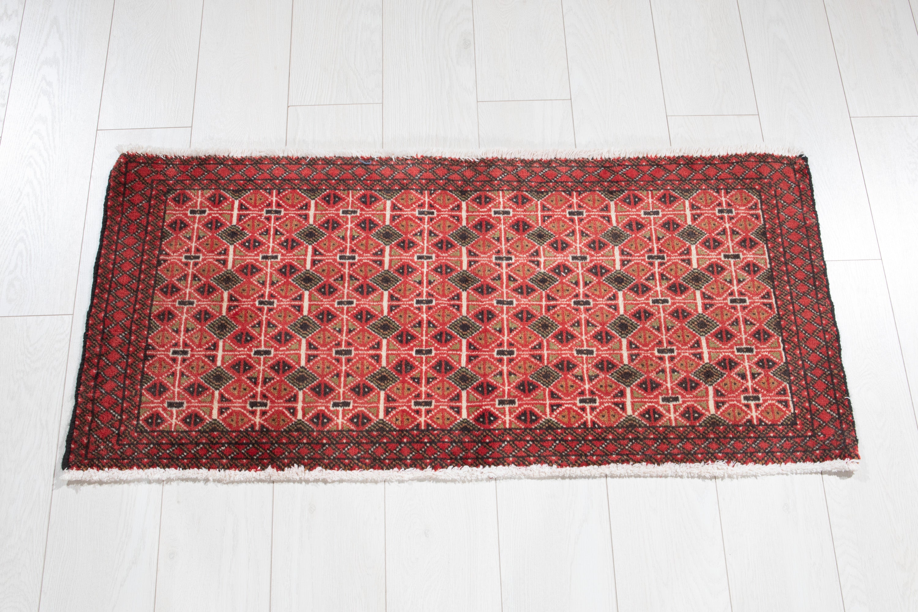 Vintage Small Turkoman Wool Rug, Red, Beige 2x3 – 3' 5" x 1' 5" (104 x 45 cm)