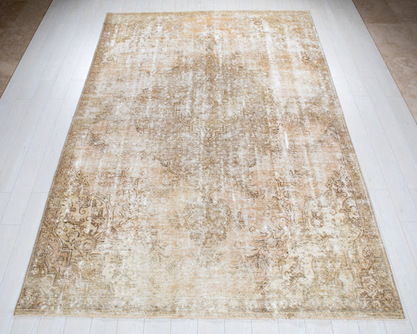 10' 6" x 7' 2" Excellent Hand-Knotted Antique Faded Area Rug