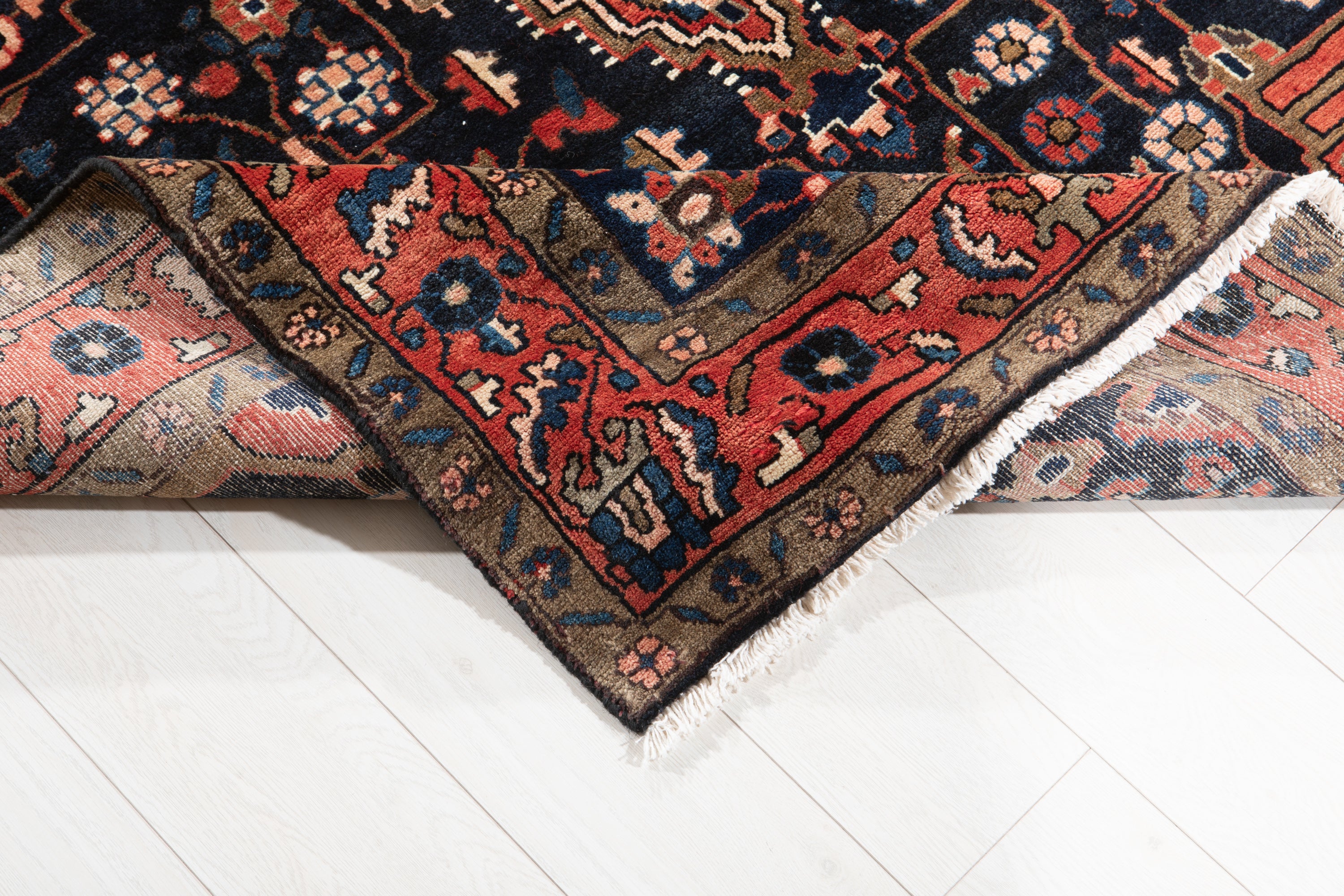 Collectible Vintage Jozan Malayer Tribal Medallion Wool Rug, Navy Blue & Red, 5x10 – 9' 6" x 5' 3" (291 x 159 cm)