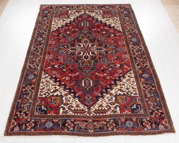 9' 4" x 6' 7" Excellent Hand-Knotted Vintage Collectible Tribal Rug