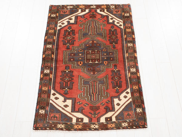 5' 1" x 3' 2" Excellent Hand-Knotted Vintage Tribal Rug