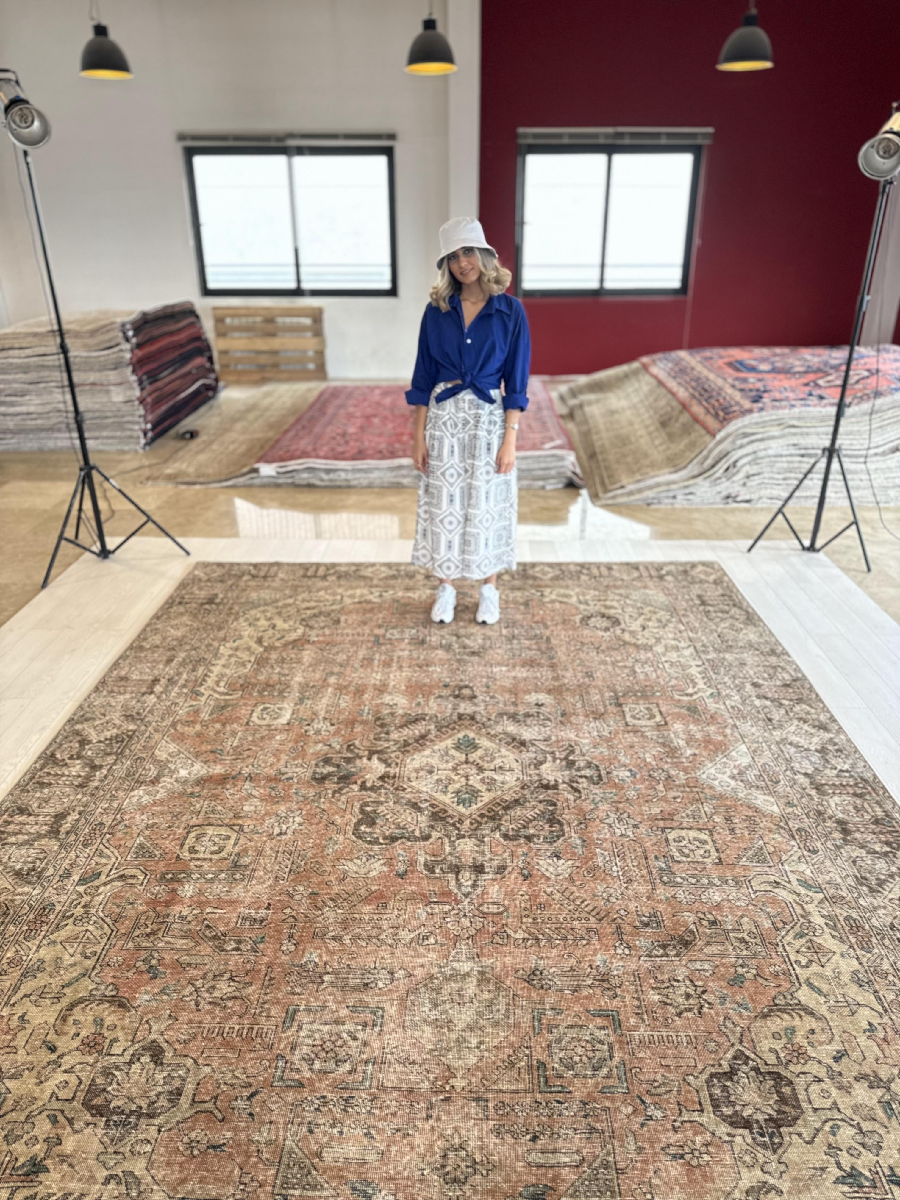 Hand-Knotted Vintage Large Wool Area Rug Faded – 12' 5" x 9' 3" (378 x 283 cm) - Yasi & Fara
