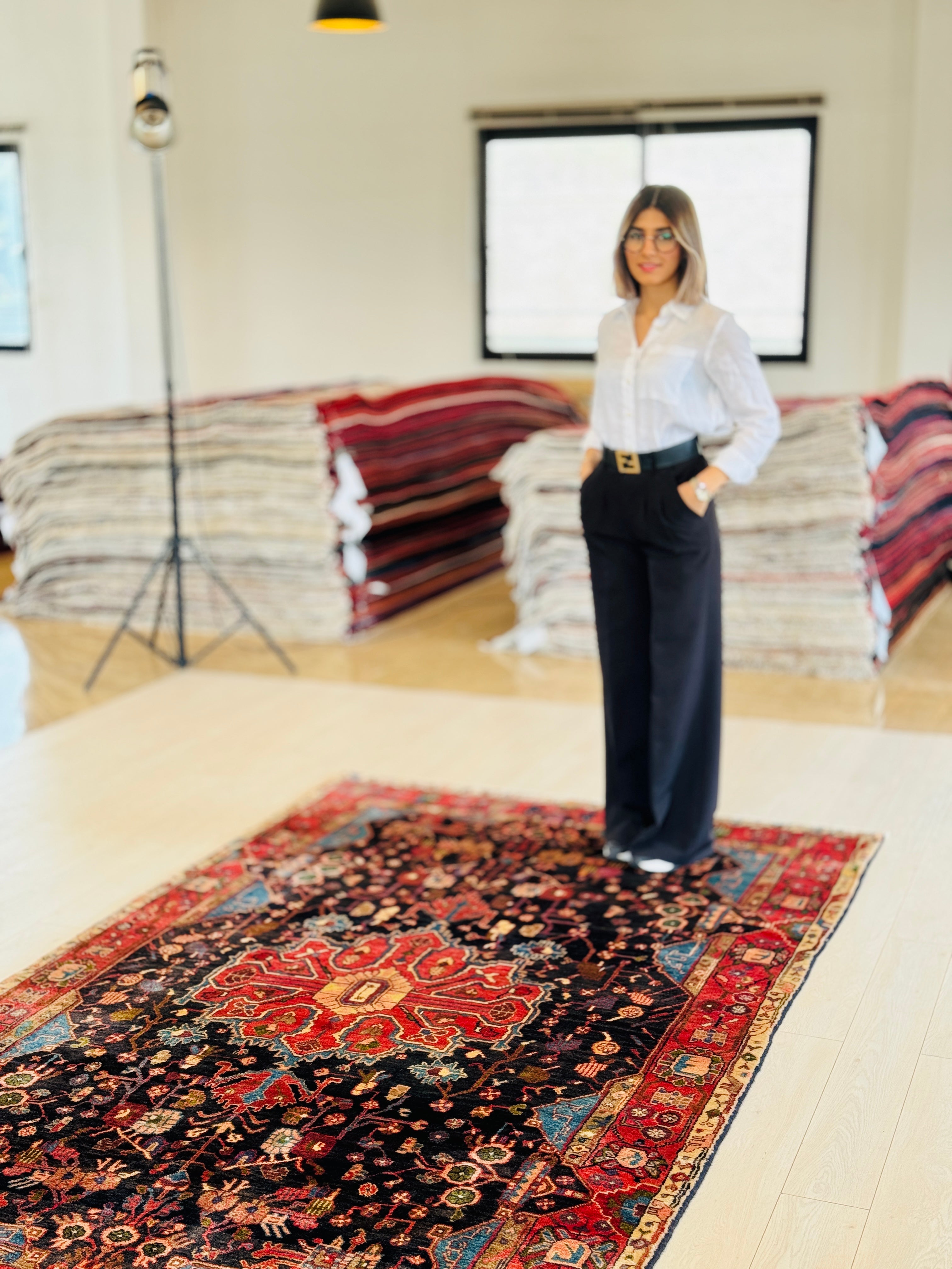 Hand-Knotted Vintage Wool Area Rug – 9' 2" x 5' 4" (279 × 162 cm) - Yasi & Fara