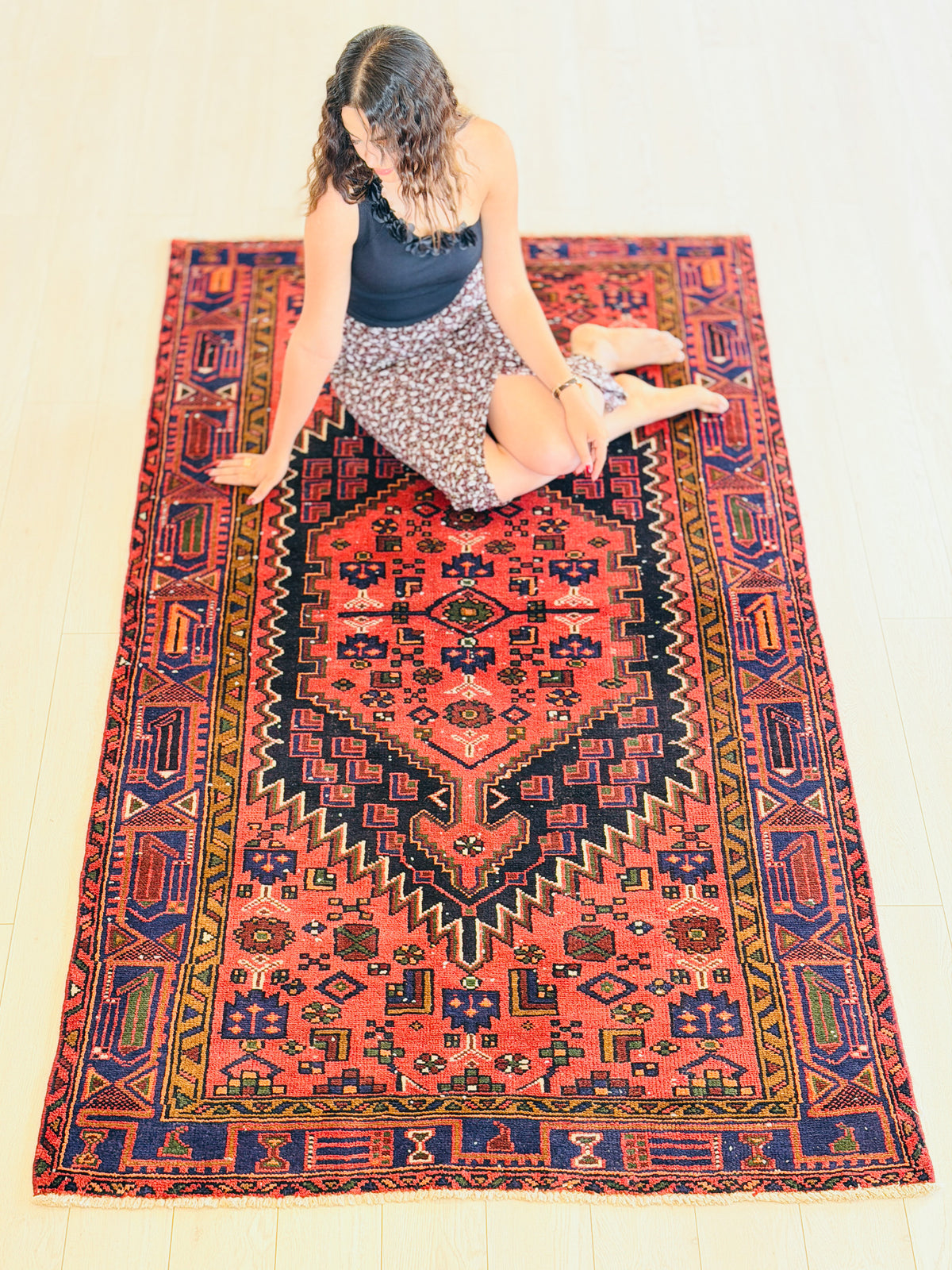 Vintage Rust Red, Deep Navy Blue Central Medallion Area Rug – 7' 1" x 4' 1" (217 x 125 cm)