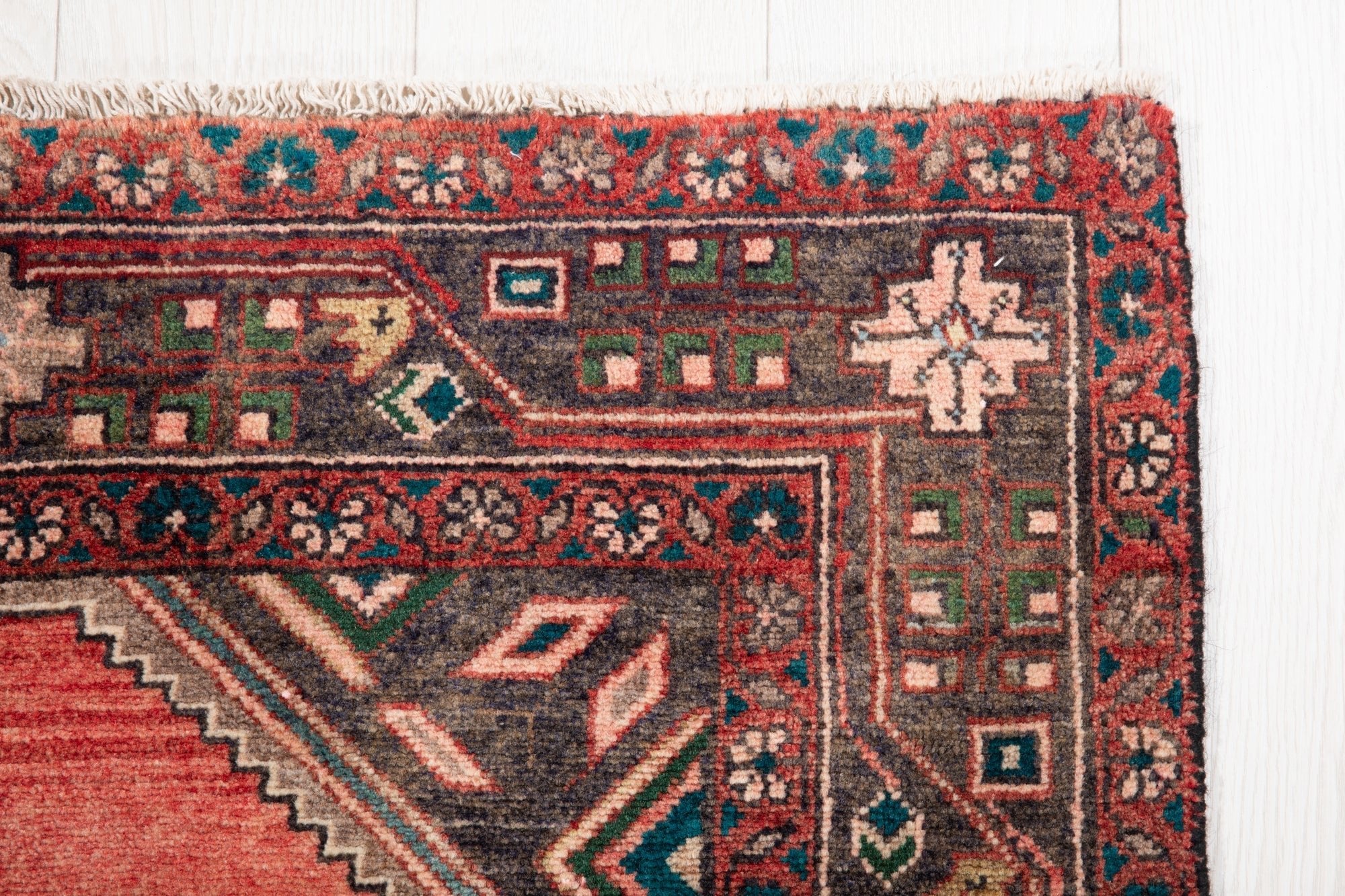 Hand-Knotted Vintage Wool Runner Rug – 9' 6" x 4' 3" (290 × 129 cm) - Yasi & Fara