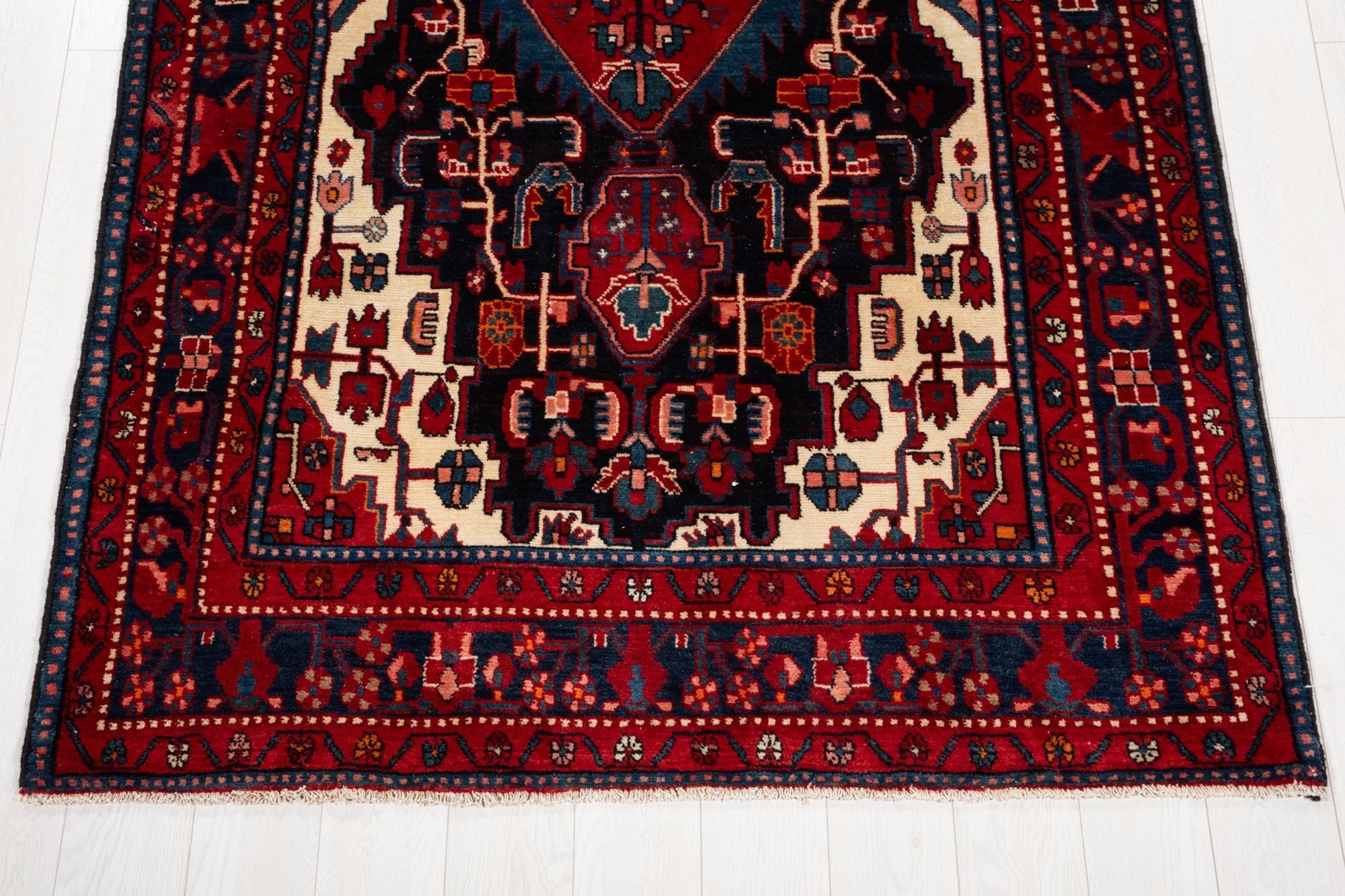 Hand-Knotted Vintage Wool Area Rug – 9' 7" x 4' 11" (292 × 151 cm) - Yasi & Fara