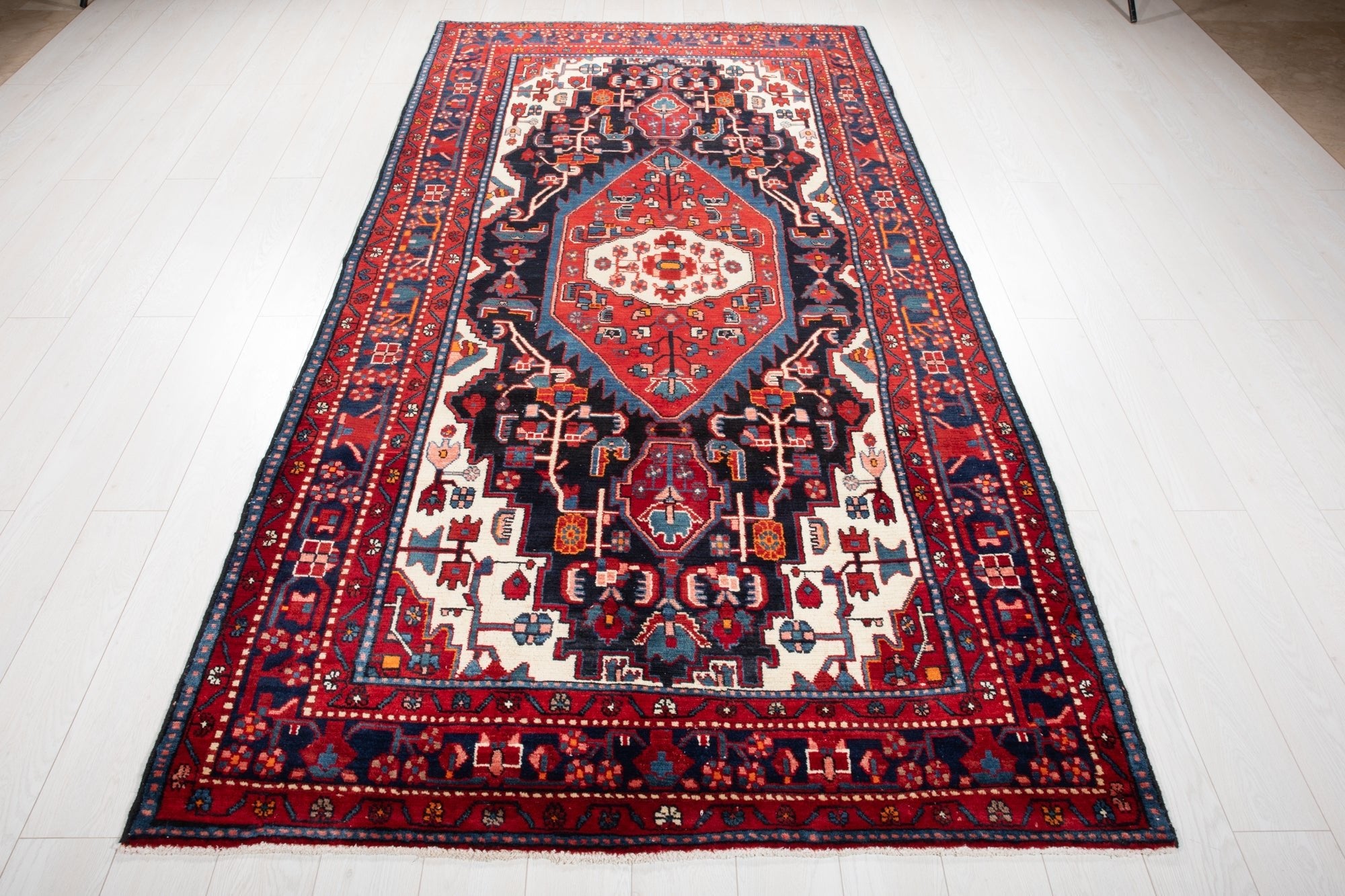 Hand-Knotted Vintage Wool Area Rug – 9' 7" x 4' 11" (292 × 151 cm) - Yasi & Fara