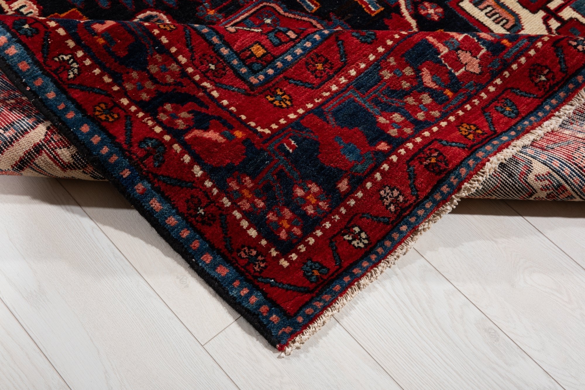 Hand-Knotted Vintage Wool Area Rug – 9' 7" x 4' 11" (292 × 151 cm) - Yasi & Fara