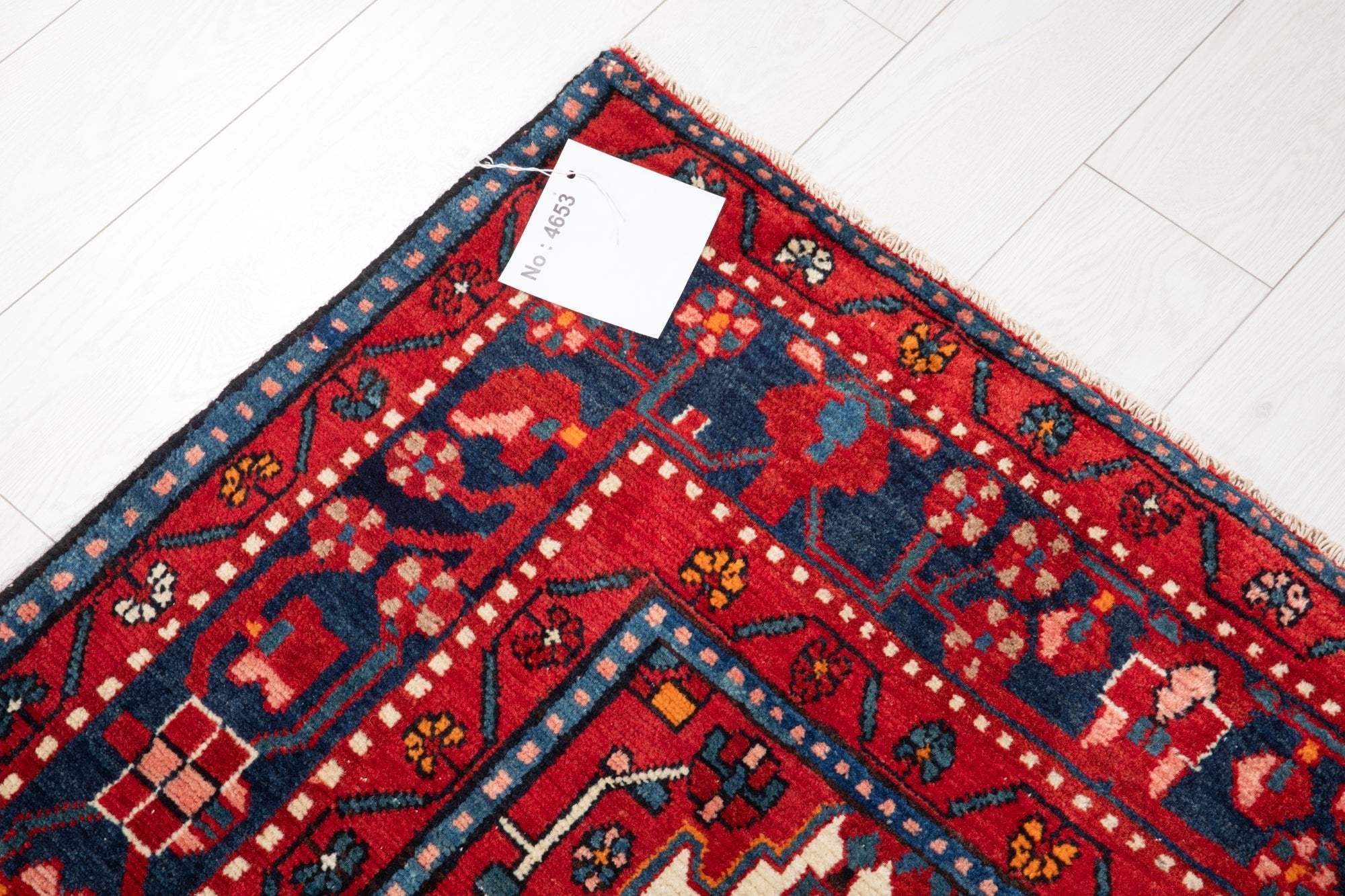 Hand-Knotted Vintage Wool Area Rug – 9' 7" x 4' 11" (292 × 151 cm) - Yasi & Fara