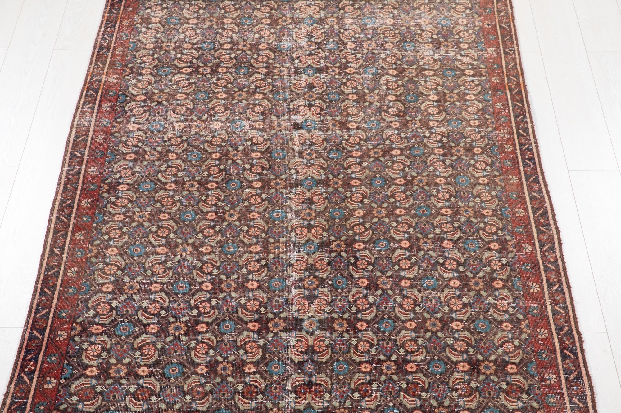 Hand-Knotted Vintage Wool Runner Rug – 13' 10" x 4' 7" (423 × 140 cm) - Yasi & Fara