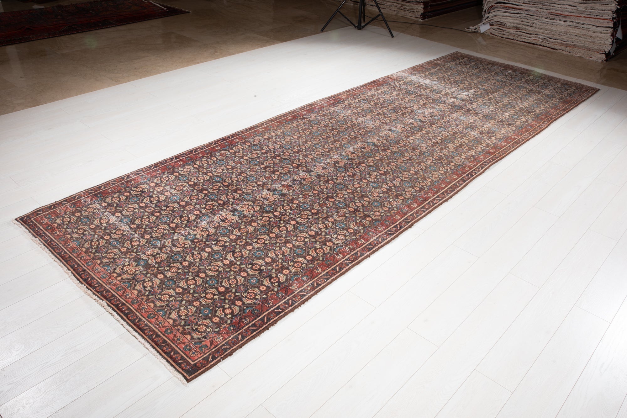 Hand-Knotted Vintage Wool Runner Rug – 13' 10" x 4' 7" (423 × 140 cm) - Yasi & Fara