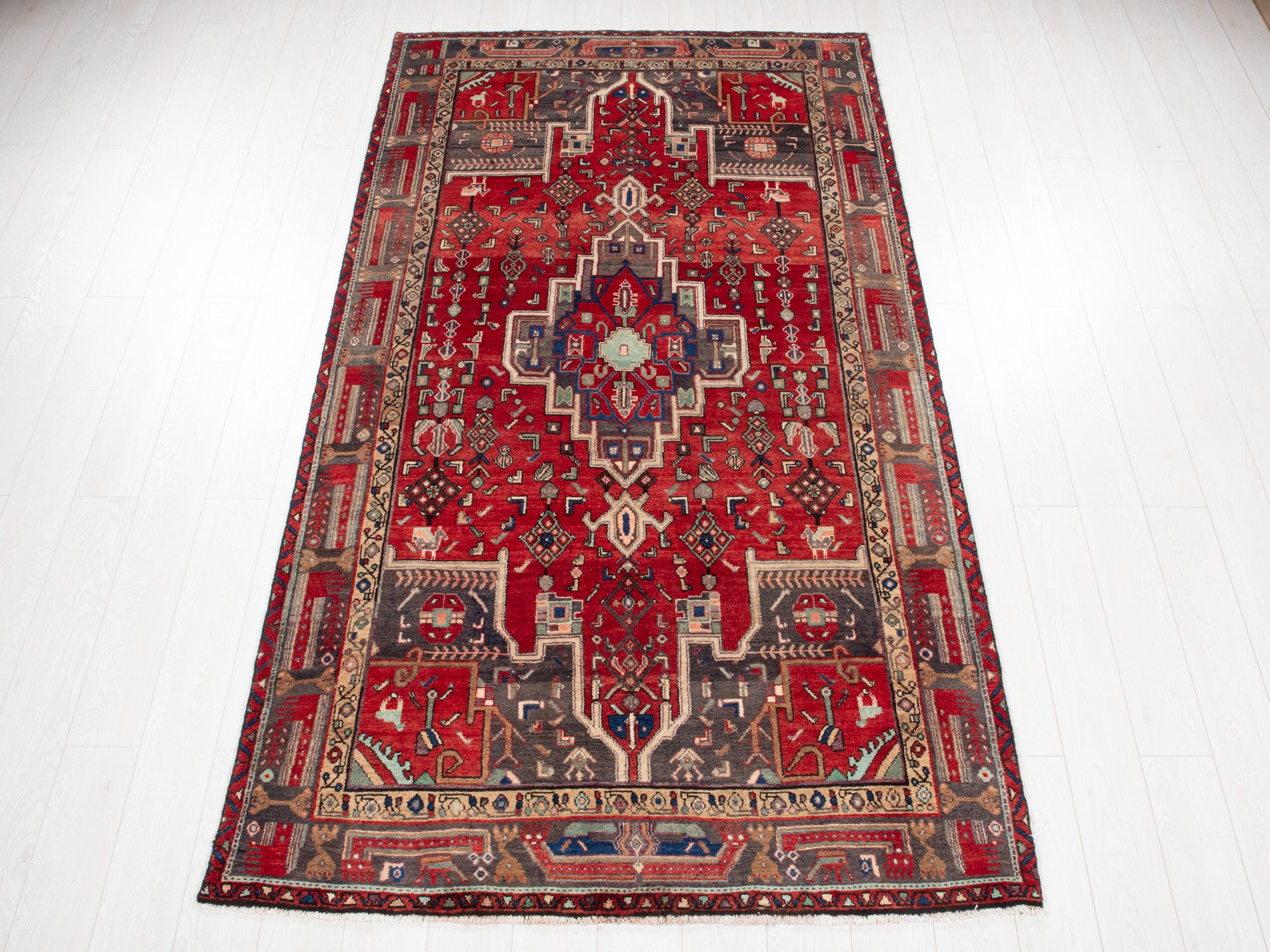 8' 10" x 4' 9" Excellent Hand-Knotted Vintage Tribal Rug - Yasi & Fara 