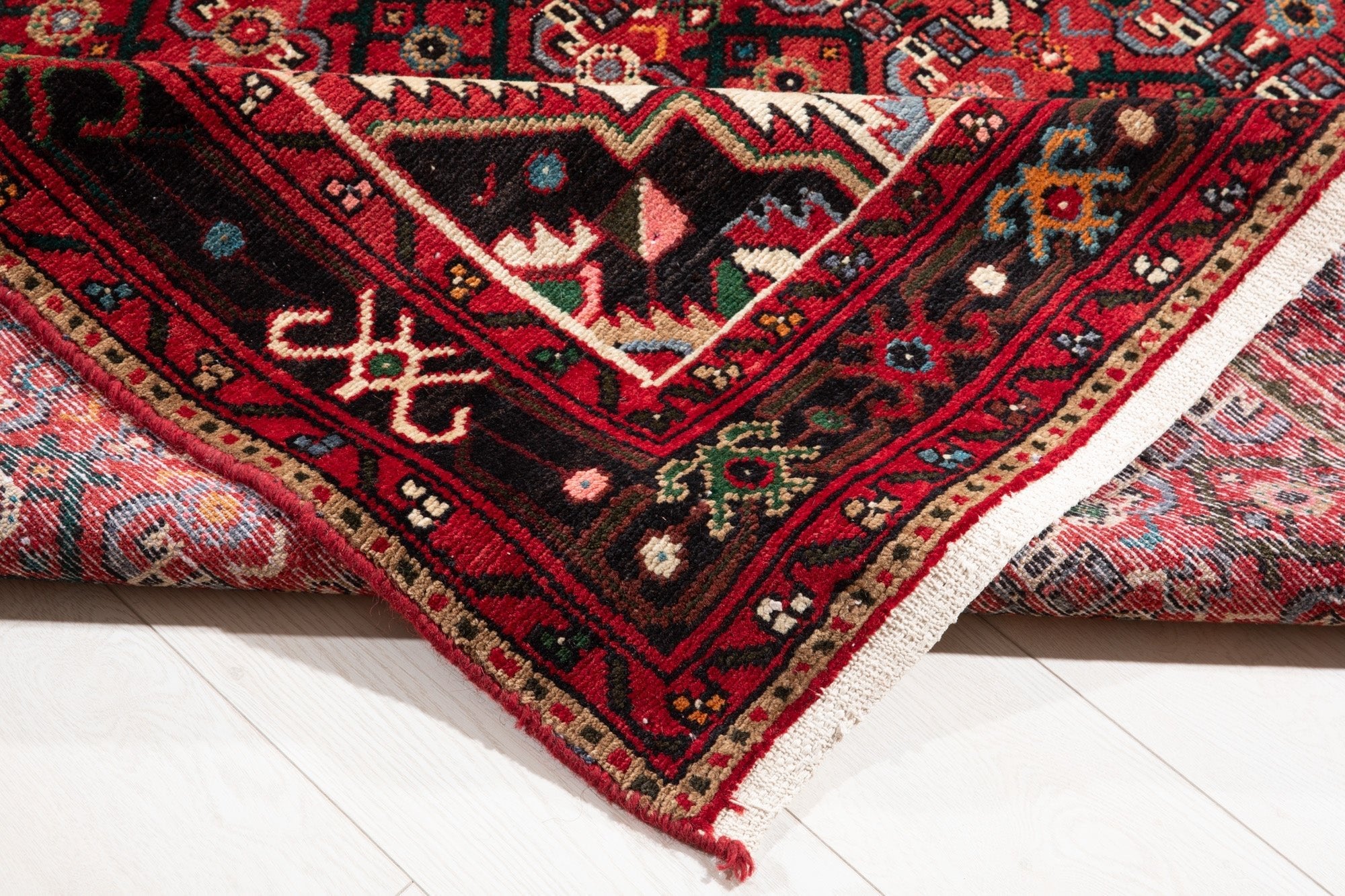 Hand-Knotted Vintage Wool Area Rug – 9' 11" x 4' 11" (303 x 151 cm) - Yasi & Fara