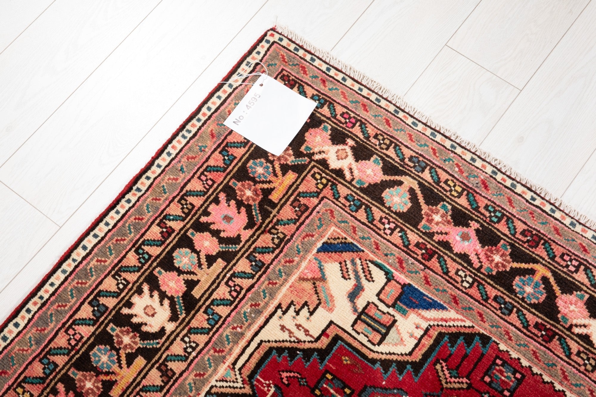 Hand-Knotted Vintage Wool Area Rug – 9' 10" x 5' 1" (299 x 155 cm) - Yasi & Fara