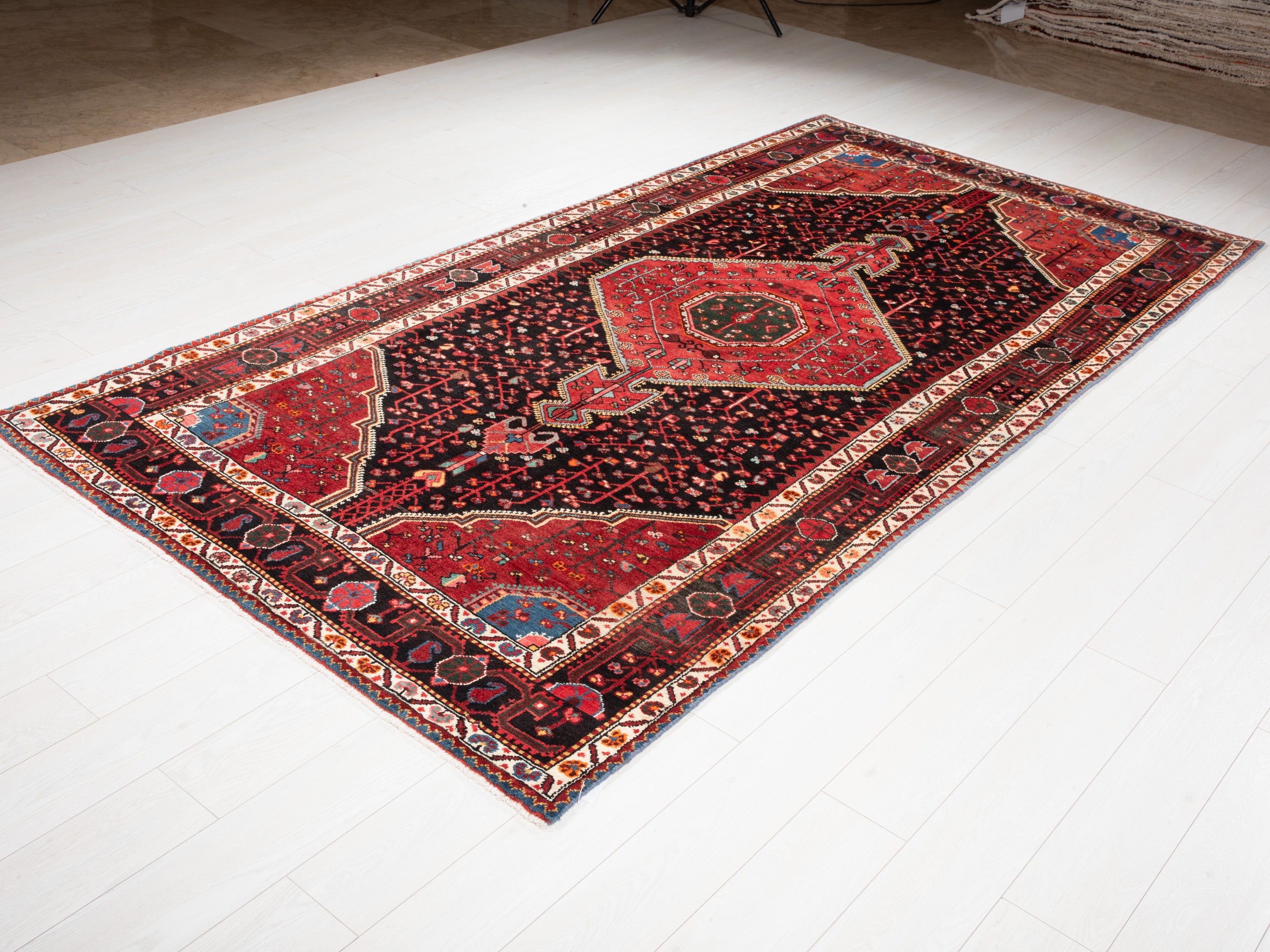 Hand-Knotted Vintage Wool Area Rug – 9' 10" x 5' 1" (301 x 154 cm) - Yasi & Fara