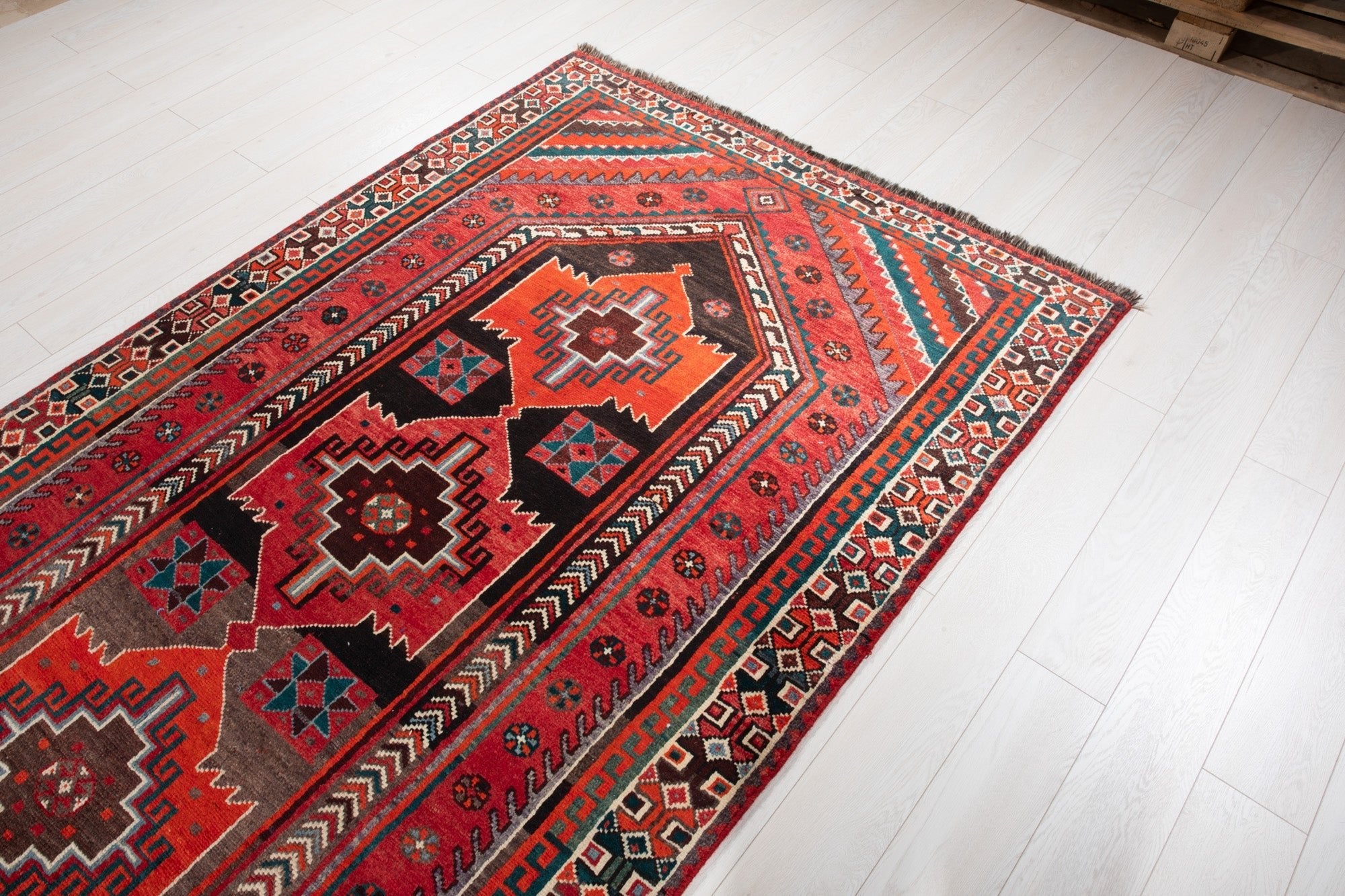 Hand-Knotted Vintage Wool Area Rug – 9' x 5' (274 × 151 cm) - Yasi & Fara