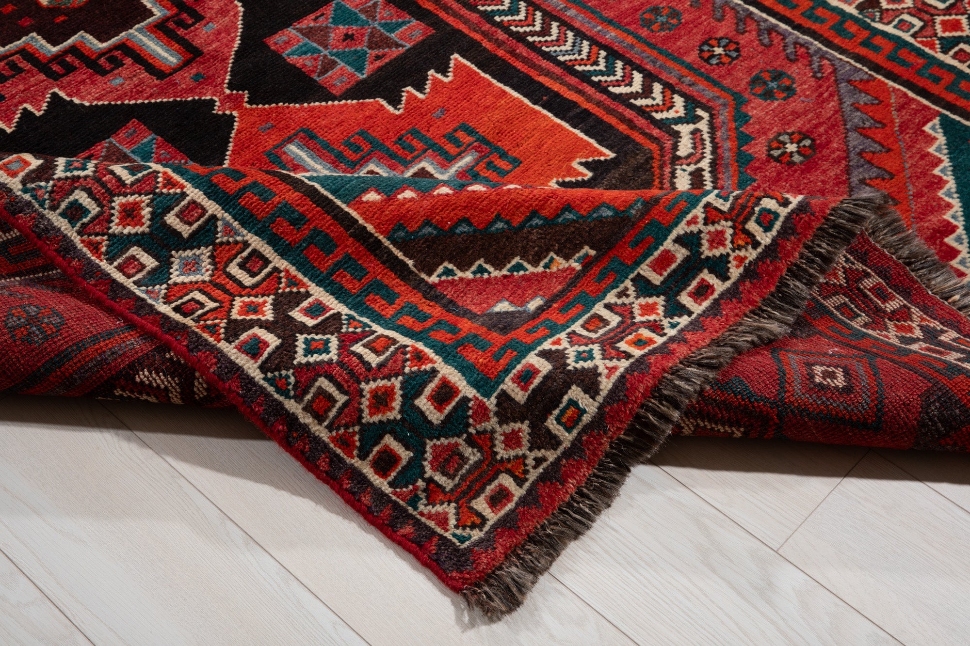 Hand-Knotted Vintage Wool Area Rug – 9' x 5' (274 × 151 cm) - Yasi & Fara