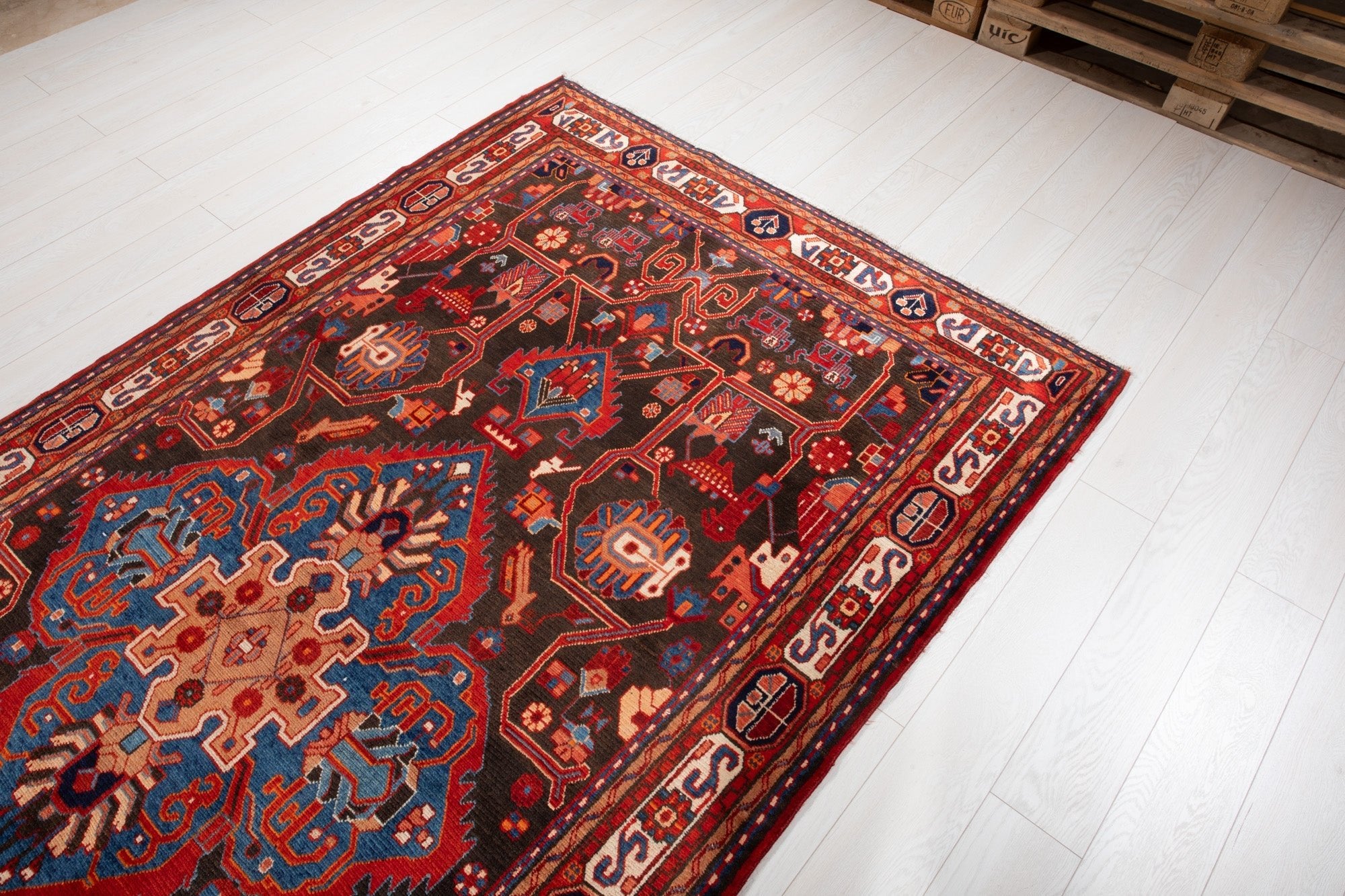 Hand-Knotted Vintage Wool Area Rug – 9' 7" x 5' 2" (293 × 157 cm) - Yasi & Fara