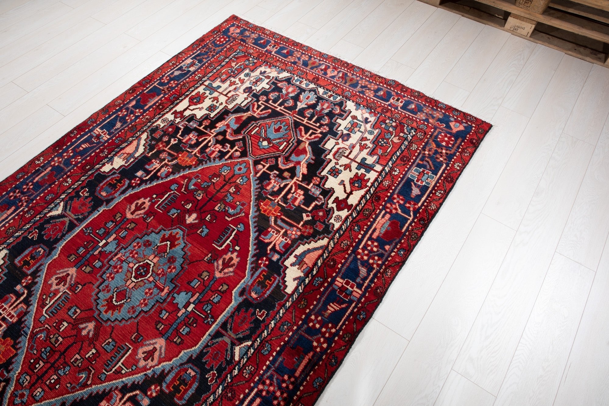 Hand-Knotted Vintage Wool Area Rug – 9' 1" x 5' 1" (277 × 155 cm) - Yasi & Fara