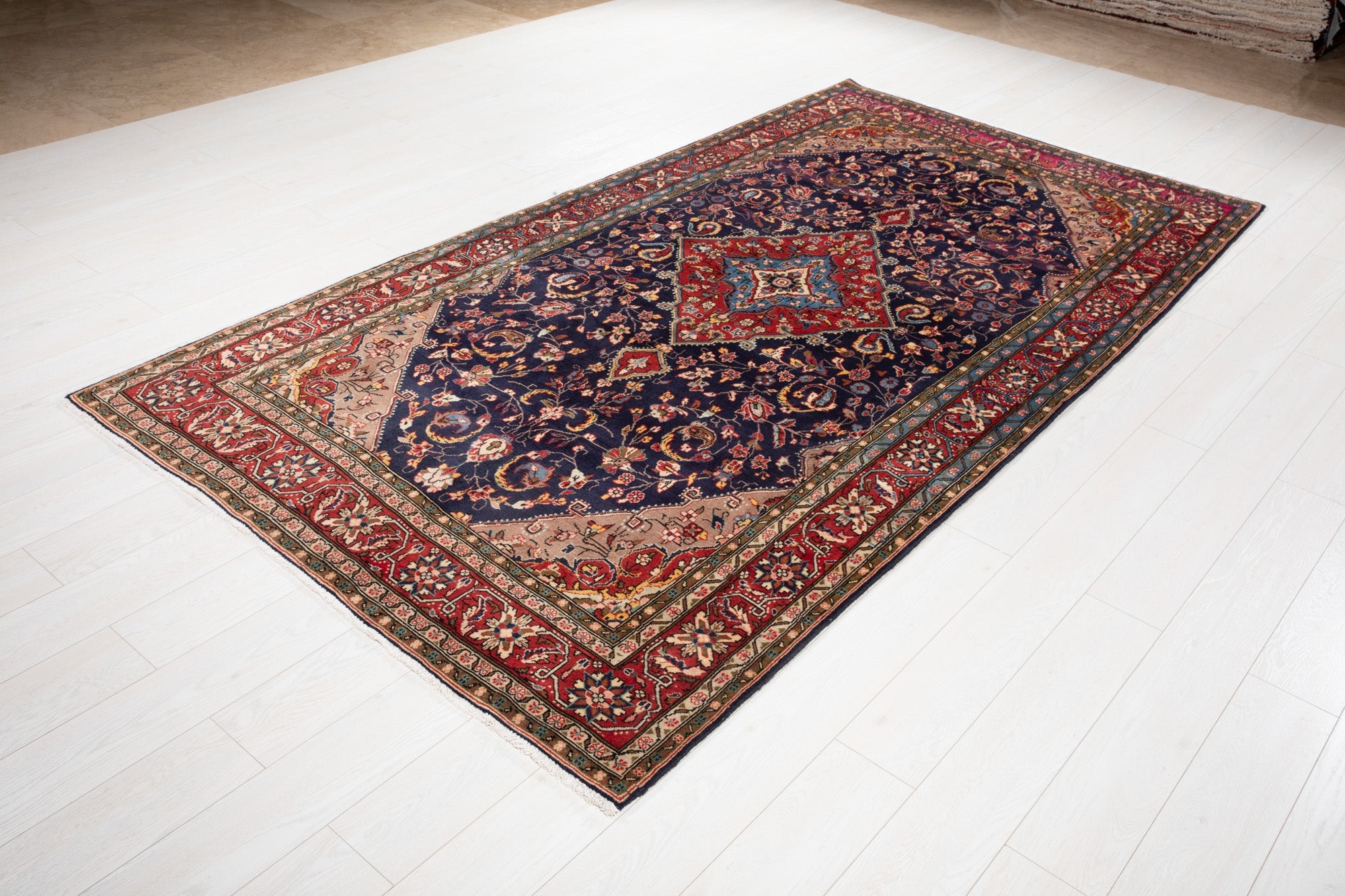 Hand-Knotted Vintage Wool Area Rug – 9' 9" x 5' 2" (298 x 158 cm) - Yasi & Fara