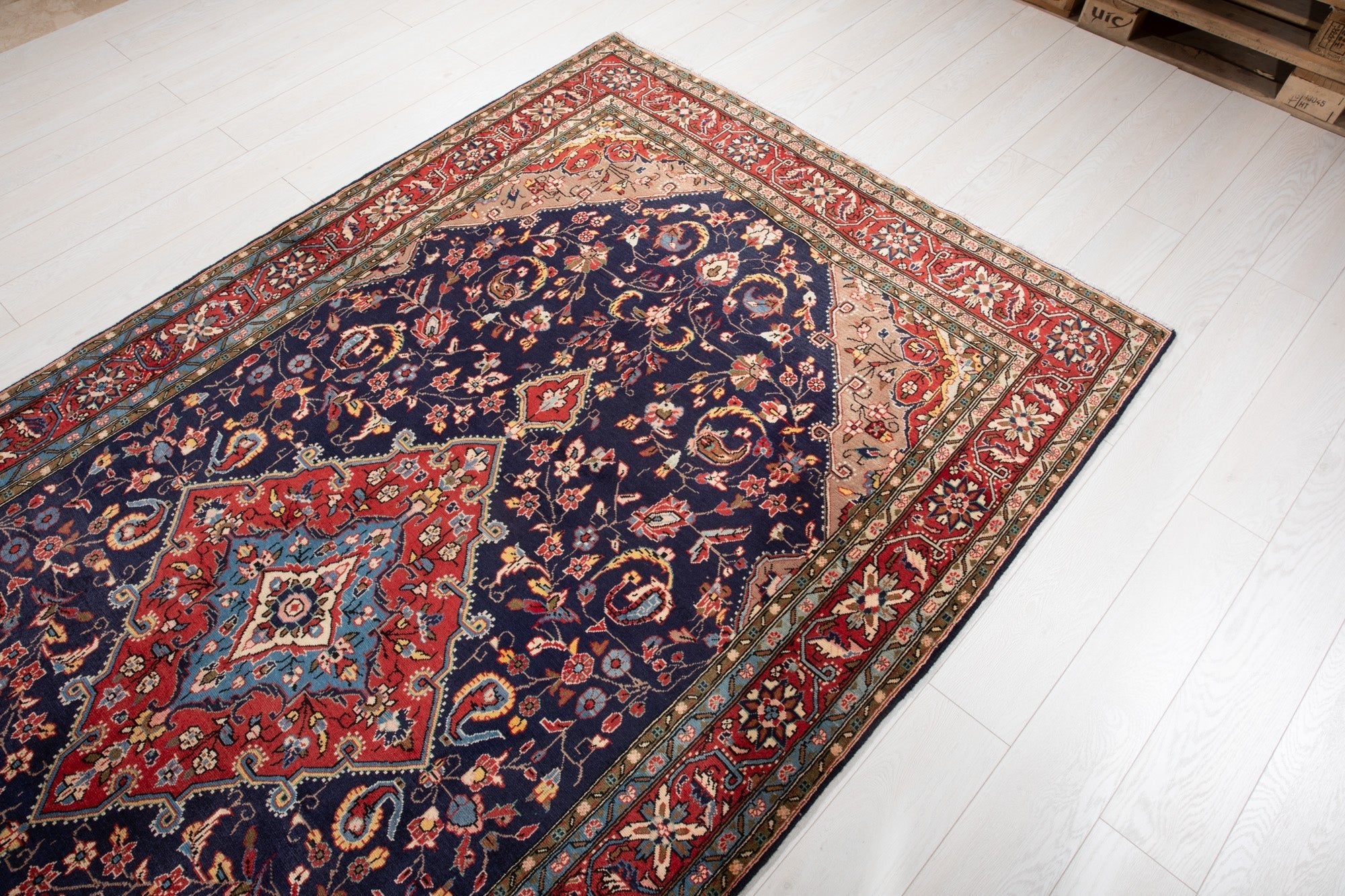 Hand-Knotted Vintage Wool Area Rug – 9' 9" x 5' 2" (298 x 158 cm) - Yasi & Fara