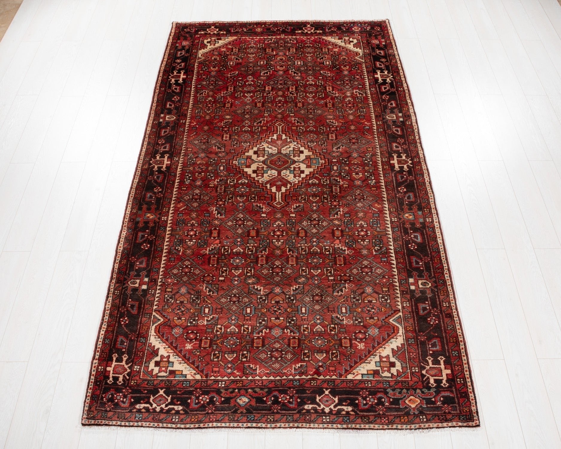 Hand-Knotted Vintage Wool Area Rug – 9' 7" x 5' 3" (293 × 160 cm) - Yasi & Fara