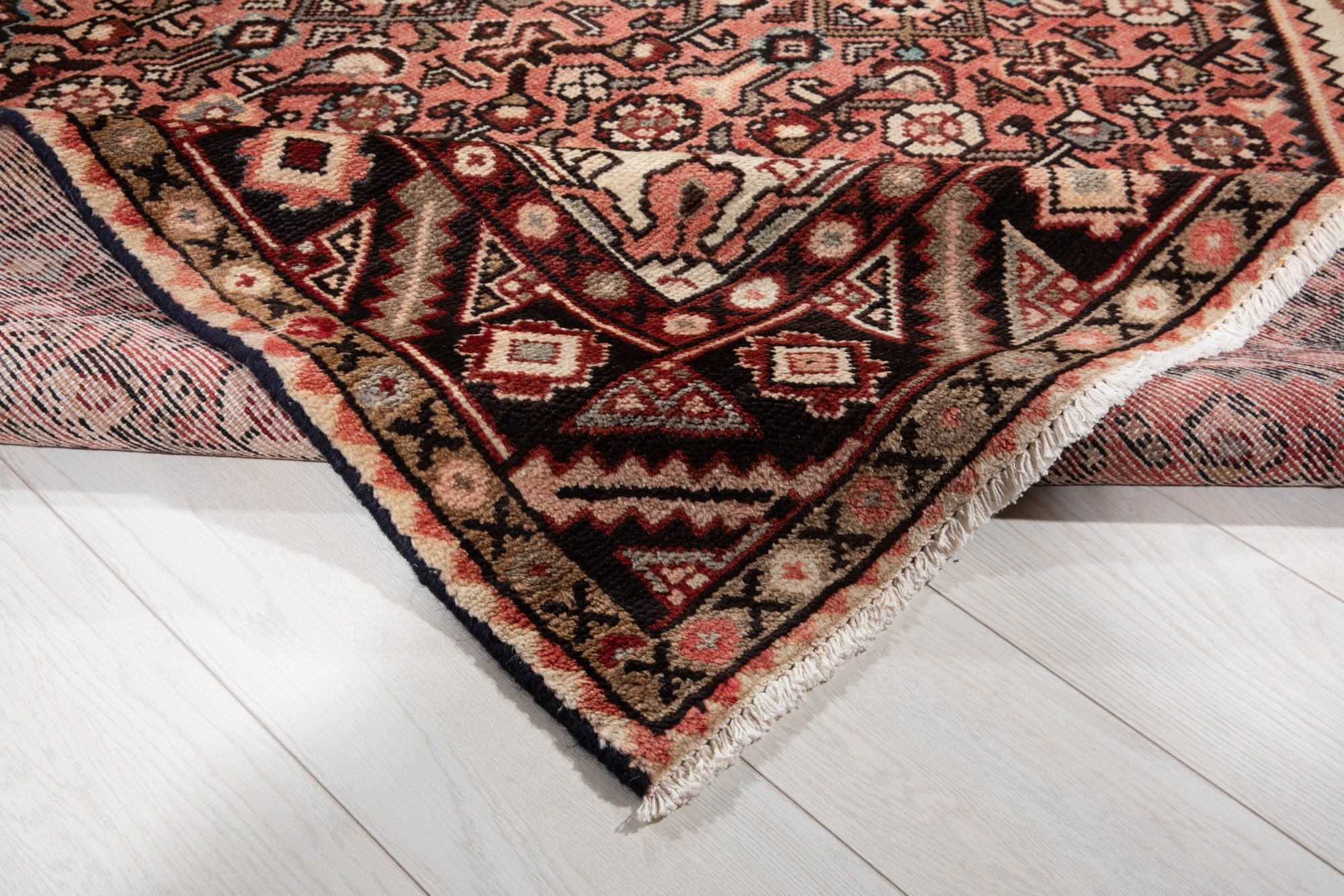 Hand-Knotted Vintage Wool Area Rug – 9' 10" x 5' 1" (299 × 155 cm) - Yasi & Fara