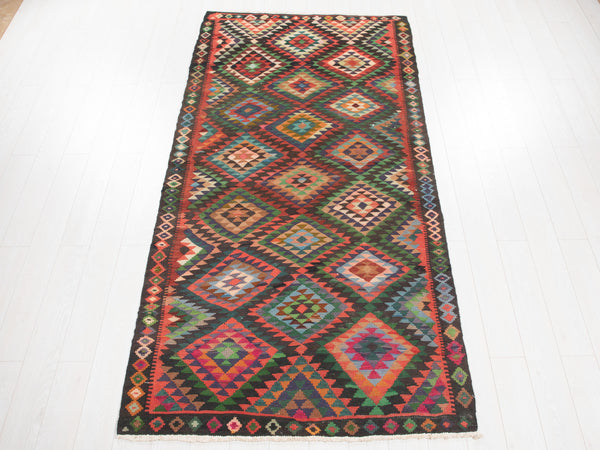 9' 3" x 4' 5" Excellent Handwoven Vintage Tribal Kilim Rug