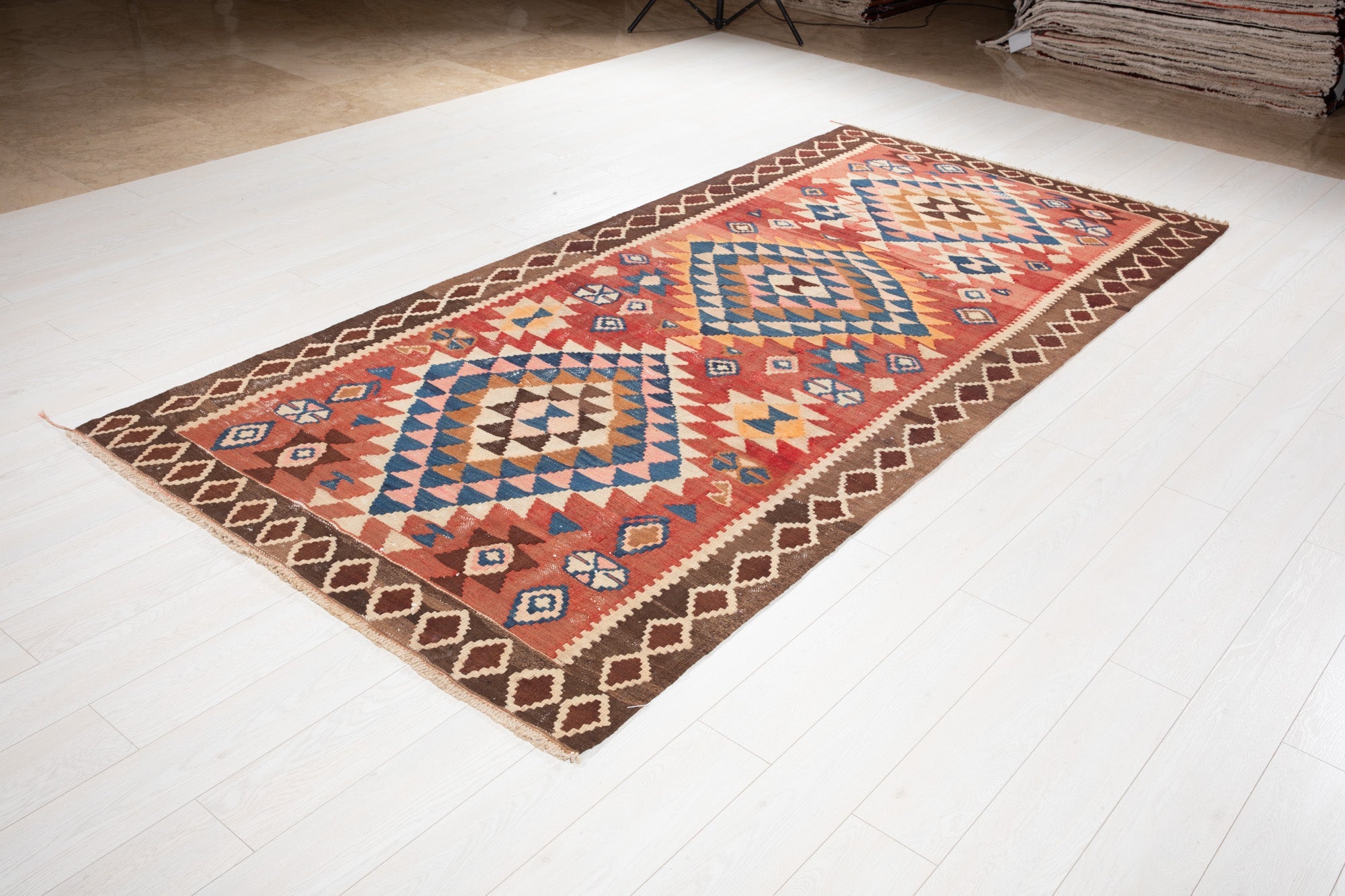 Handwoven Vintage Wool Kilim Rug – 10' 1" x 4' 8" (307 × 143 cm) - Yasi & Fara