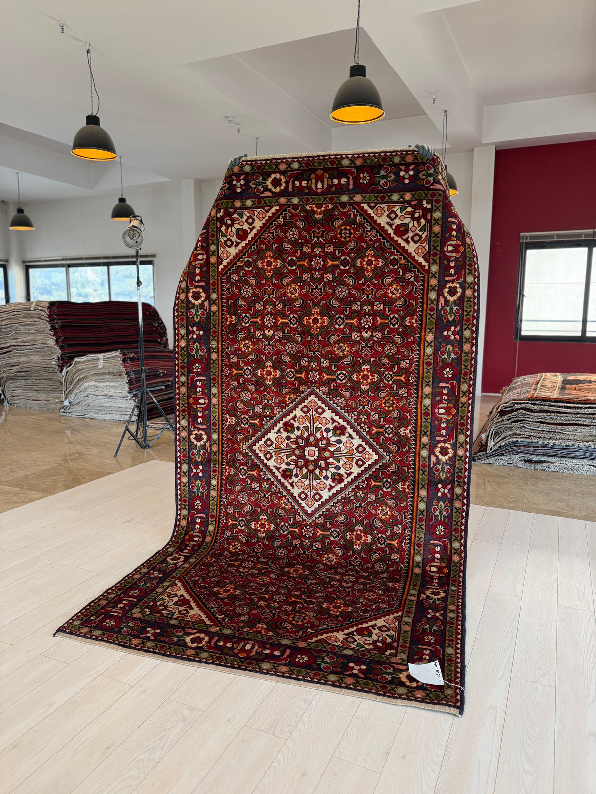 Vintage Red & Beige Wool Rug – 9' 9" x 5' 2" (296 x 157 cm)