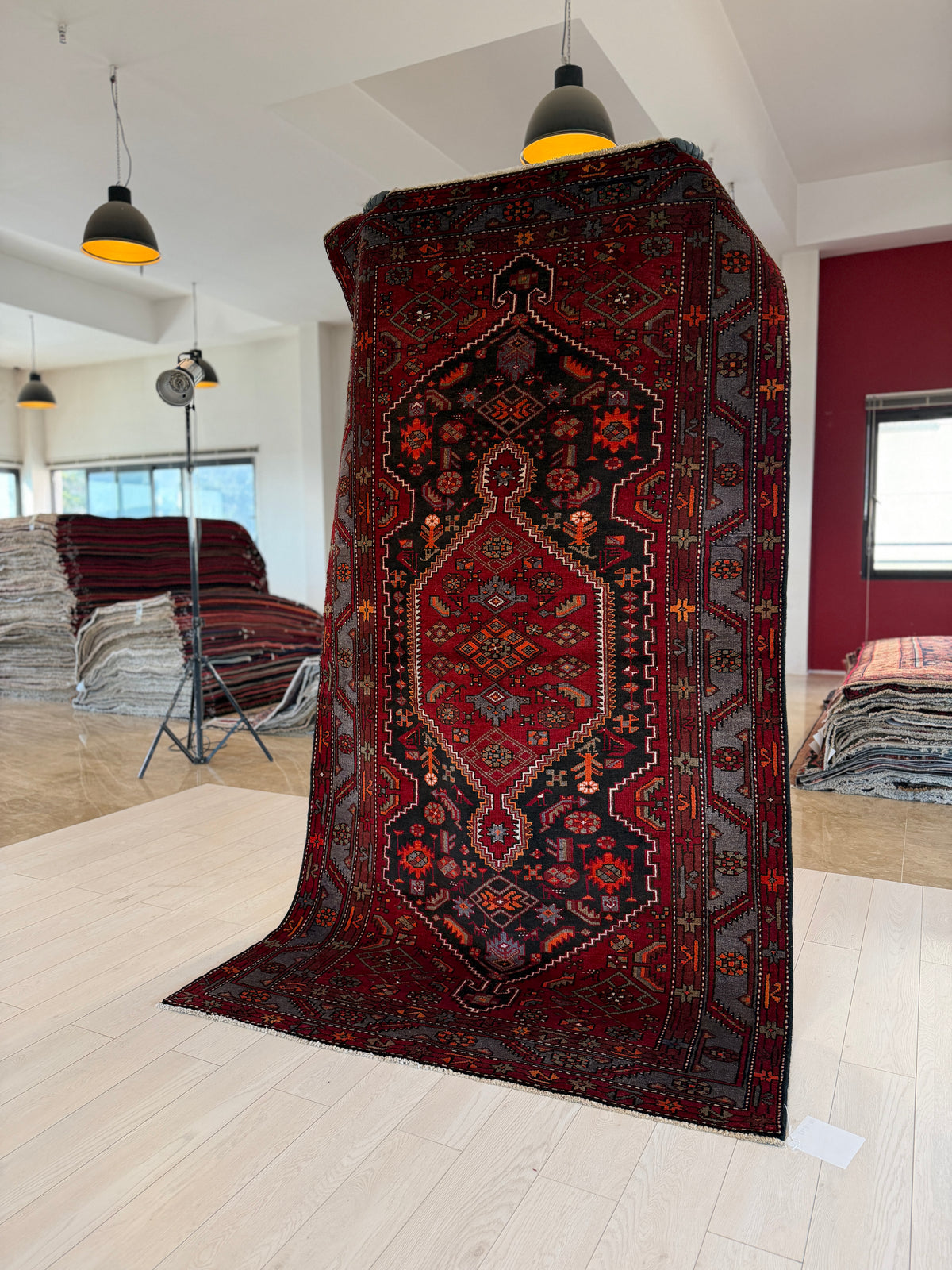 Vintage Black & Red Geometric Medallion Wool Rug – 8' 4" x 4' 7" (255 x 139 cm)