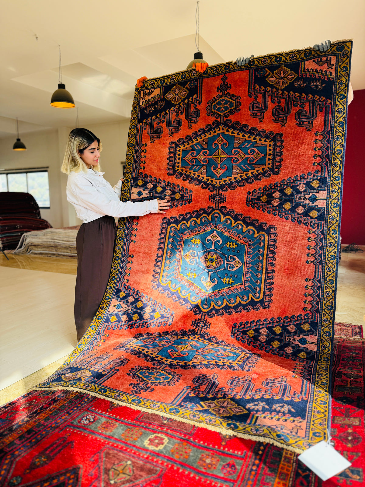 Collectible Vintage Orange Red & Blue Hand-Knotted Wool Rug – 8' 6" x 5' 0" (260 x 153 cm)