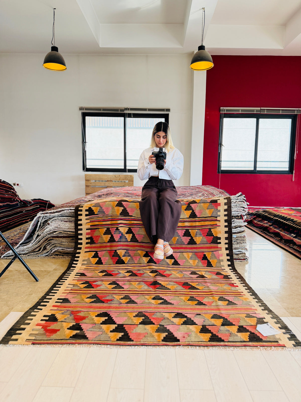 Vintage Multicolour Handwoven Kilim – 7' 7" x 5' 2" (231 x 158 cm)