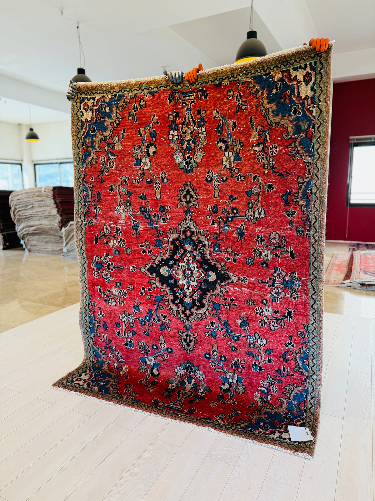 Vintage Red Hand-Knotted Wool Rug – 7' 4" x 5' 5" (224 x 164 cm)