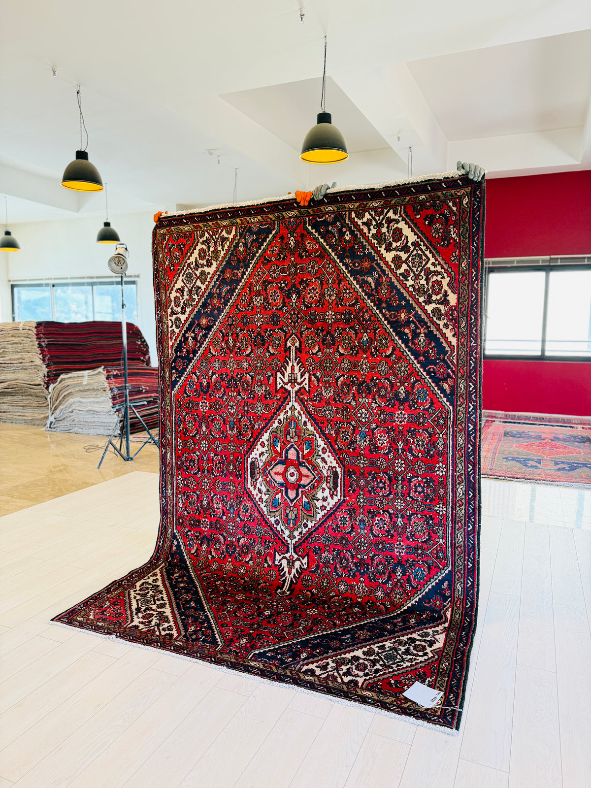 Vintage Red Hand-Knotted Wool Rug – 8' 9" x 5' 10" (266 x 178 cm)