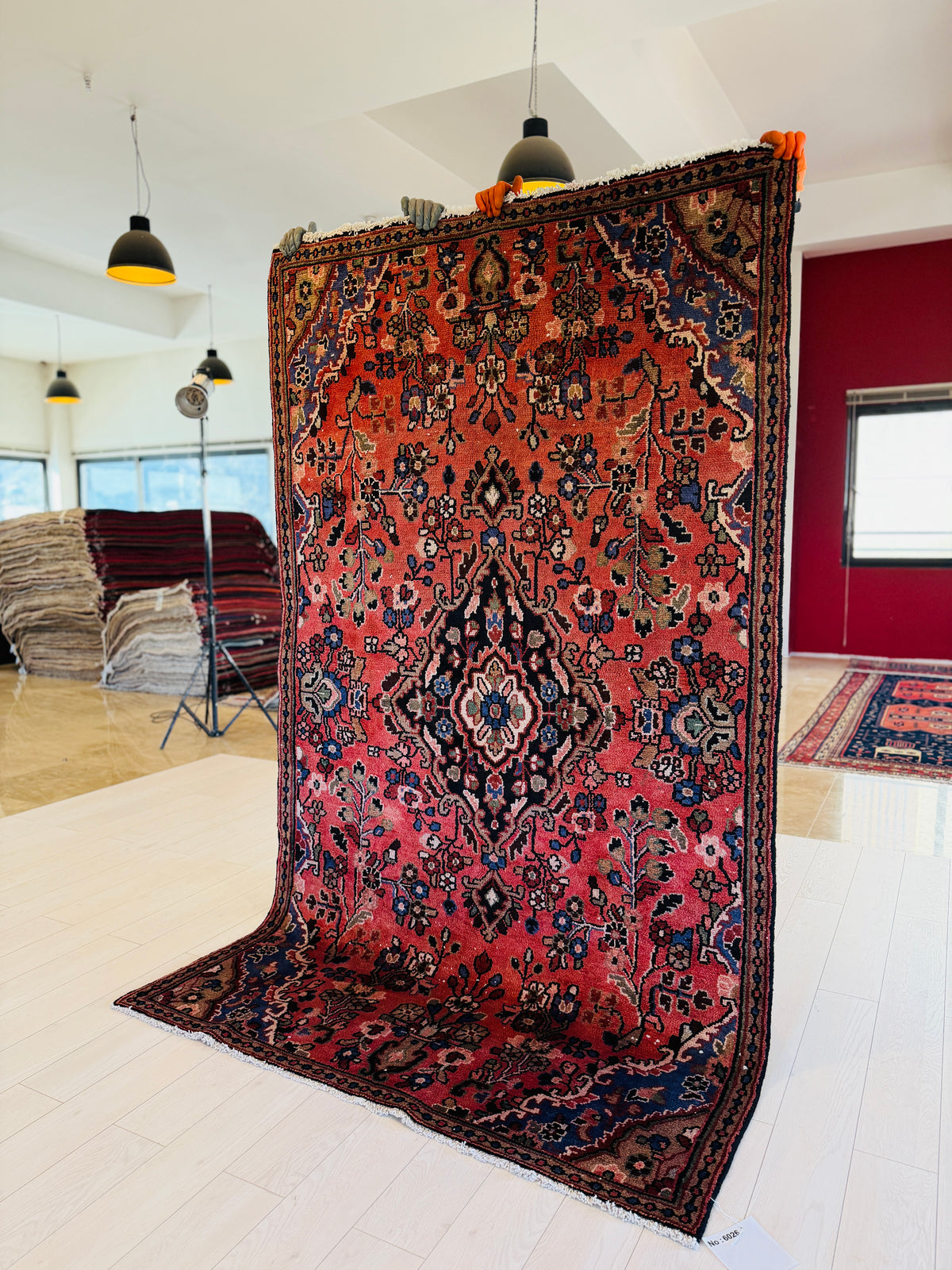 Vintage Red Hand-Knotted Wool Rug – 8' 0" x 4' 8" (245 x 143 cm)