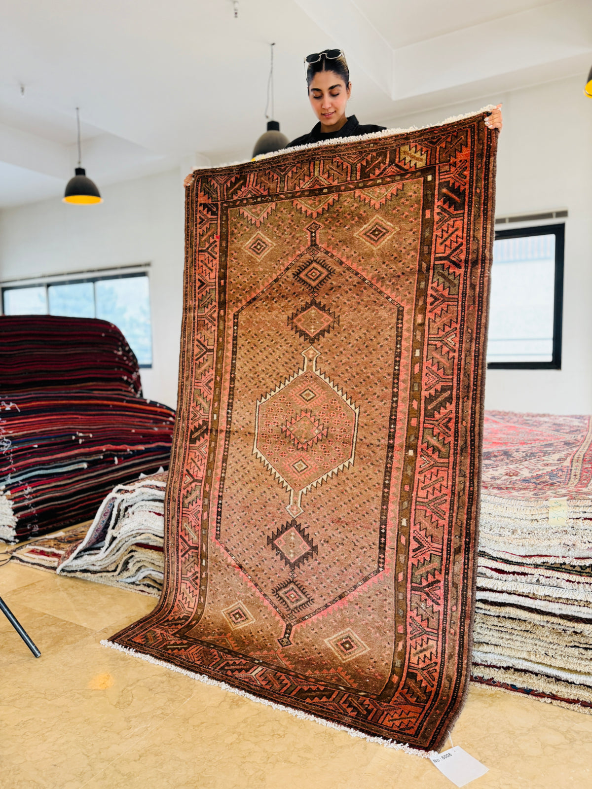 Vintage Hand-Knotted Wool Rug – 7' 1" x 4' 3" (216 x 130 cm)