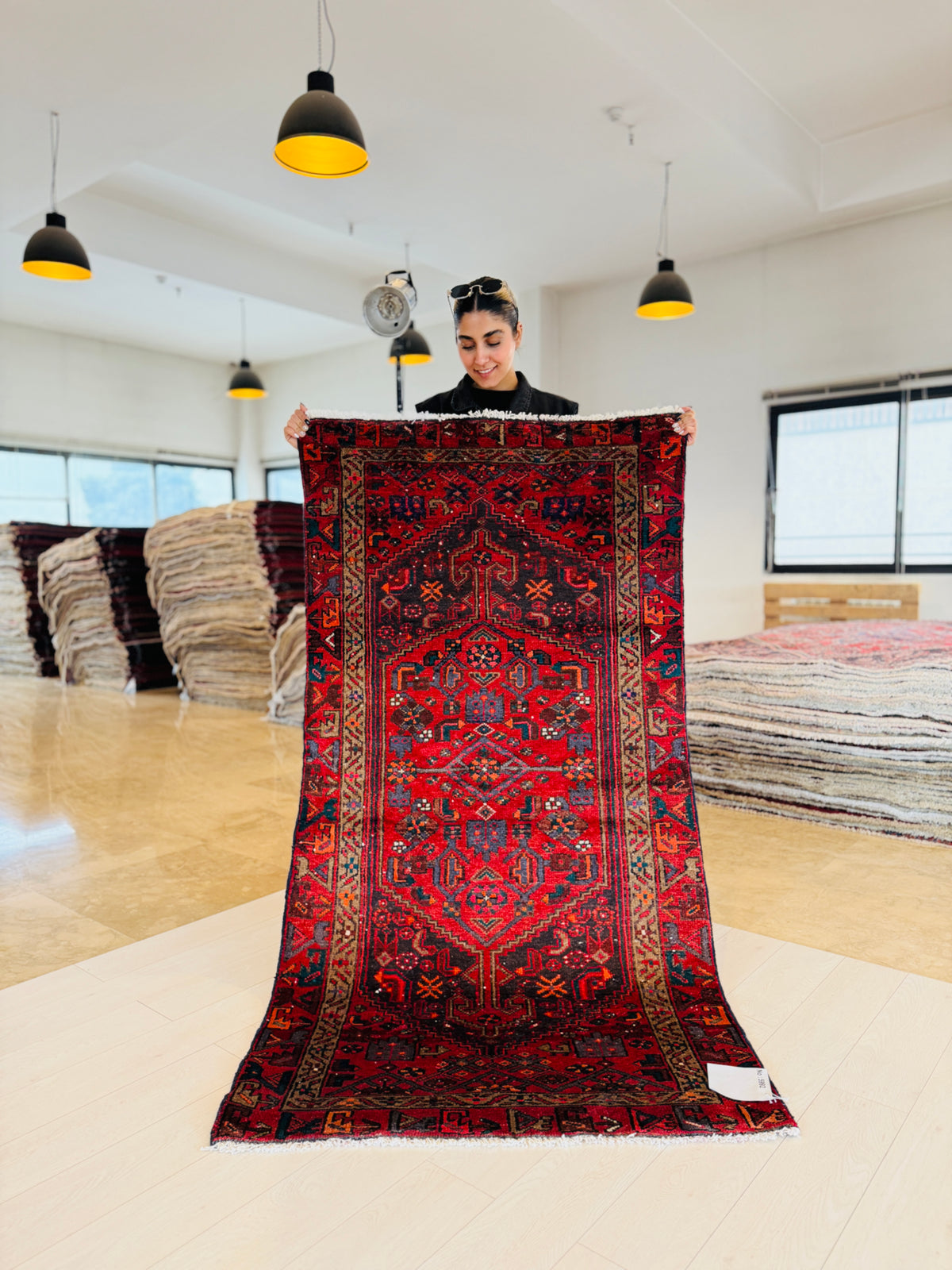 Vintage Red Hand-Knotted Wool Rug – 6' 1" x 3' 3" (186 x 98 cm)
