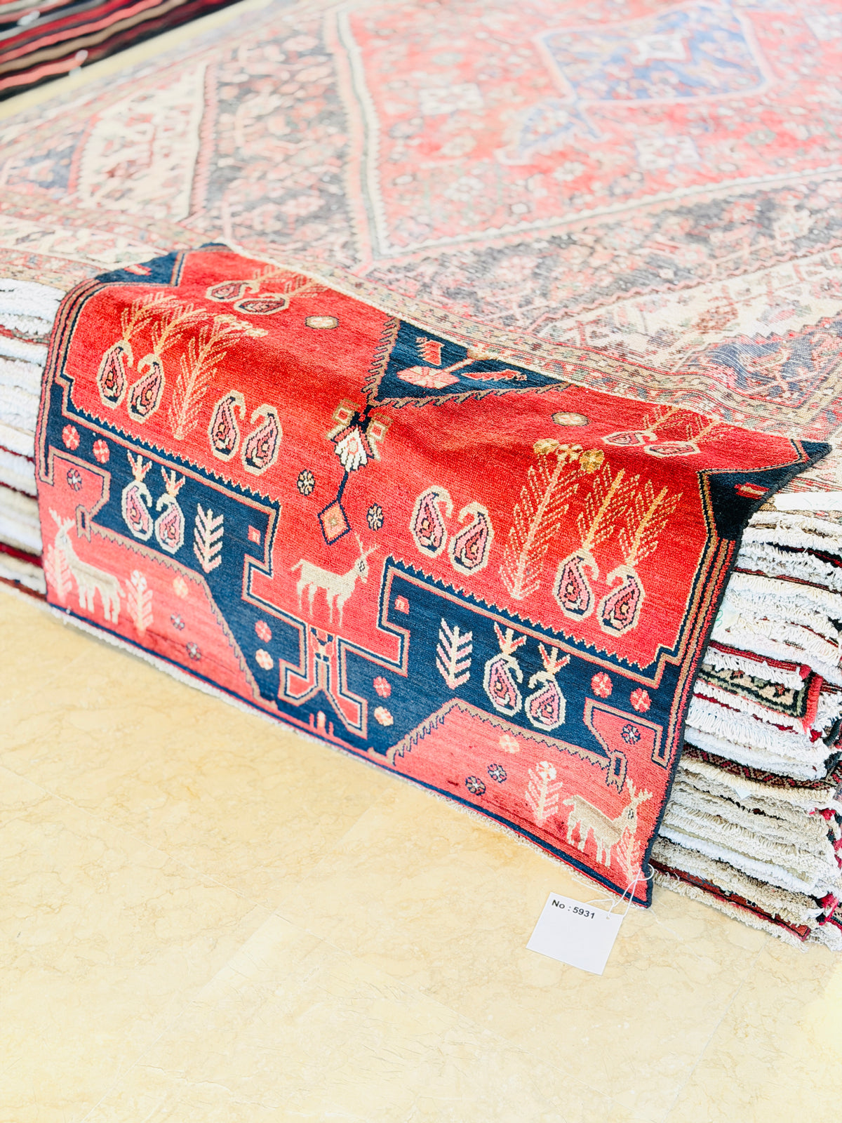 Small Vintage Red Rug – 3' 8" x 2' 11" (113 x 90 cm)