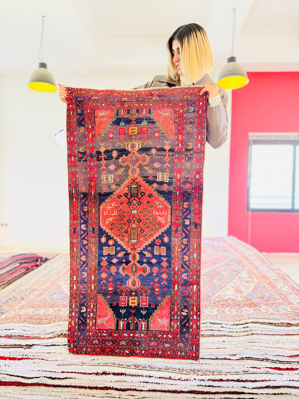 Small Vintage Red & Navy Blue Rug – 4' 9" x 2' 6" (146 x 75 cm)