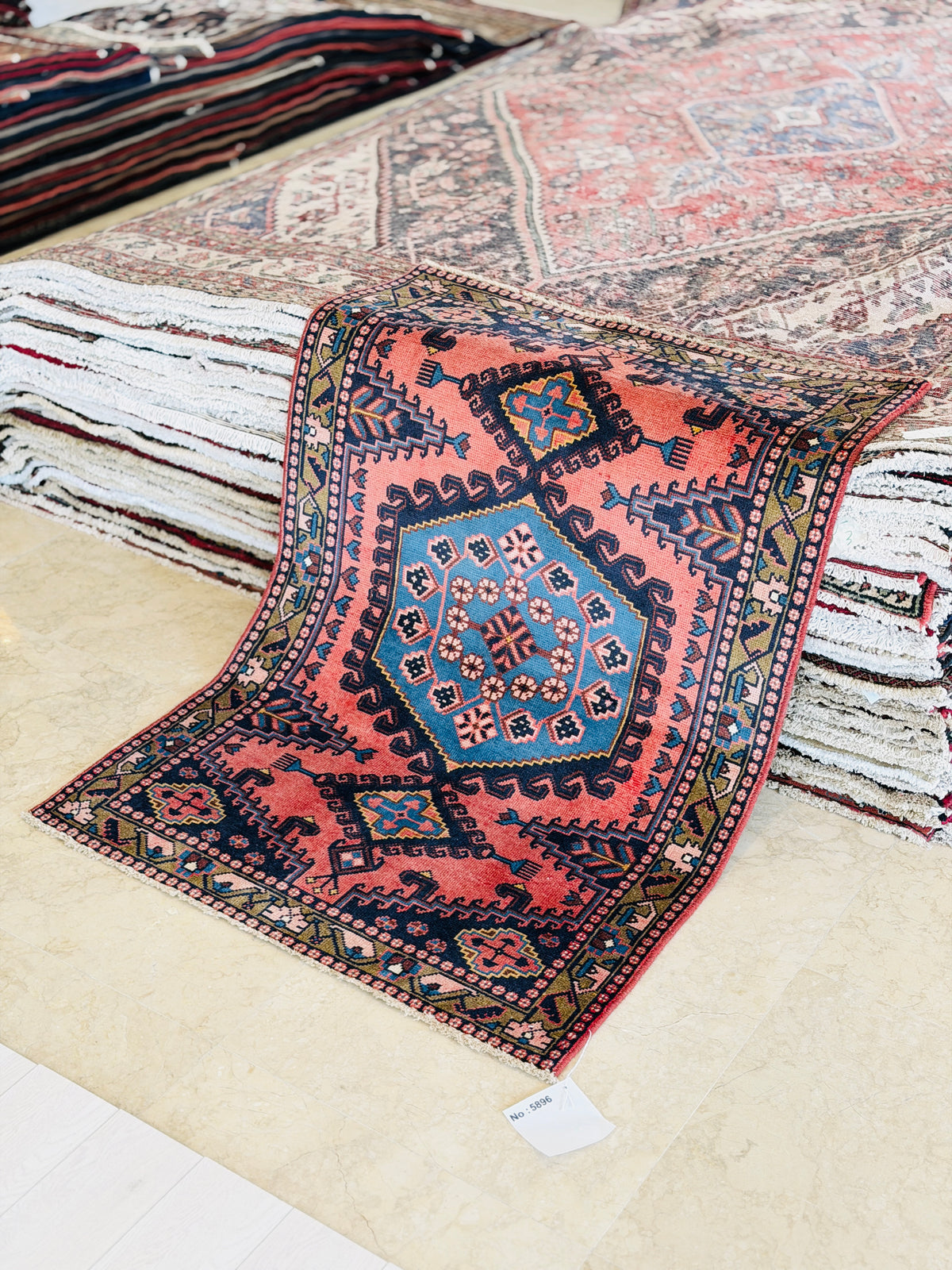Small Vintage Orange-Red and Blue Rug – 4' 11" x 3' 4" (149 x 101 cm)